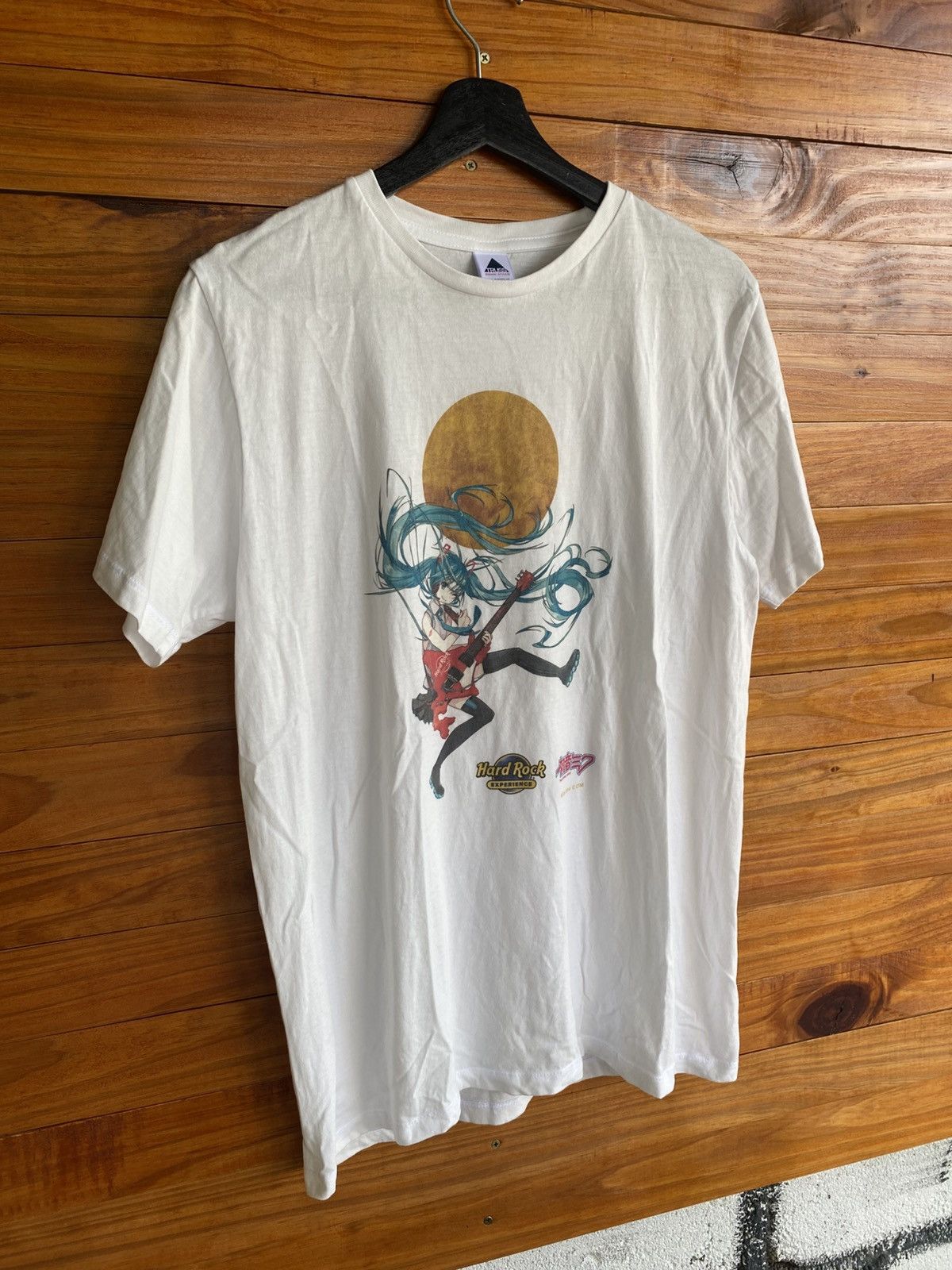 Hard Rock Cafe Vintage Hard Rock Experience x Hatsune Miku Collaboration Size US M / EU 48-50 / 2 - 5 Thumbnail
