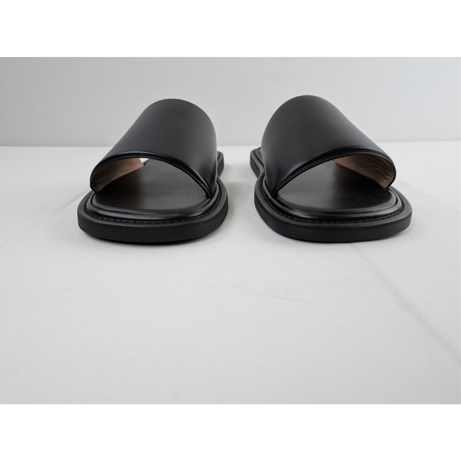 Bottega Veneta o1rshd1 Leather Sandals Slippers in Black Size US 9 / EU 42 - 9 Thumbnail