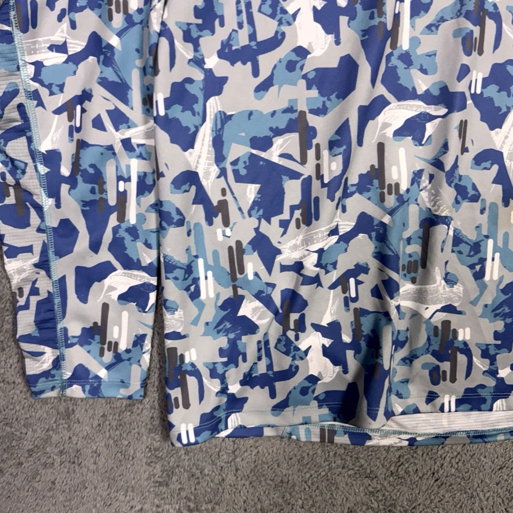 Vintage Huk Camo Fish Print L Hoodie Performance Sweatshirt Mens Blue Size US L / EU 52-54 / 3 - 3 Thumbnail