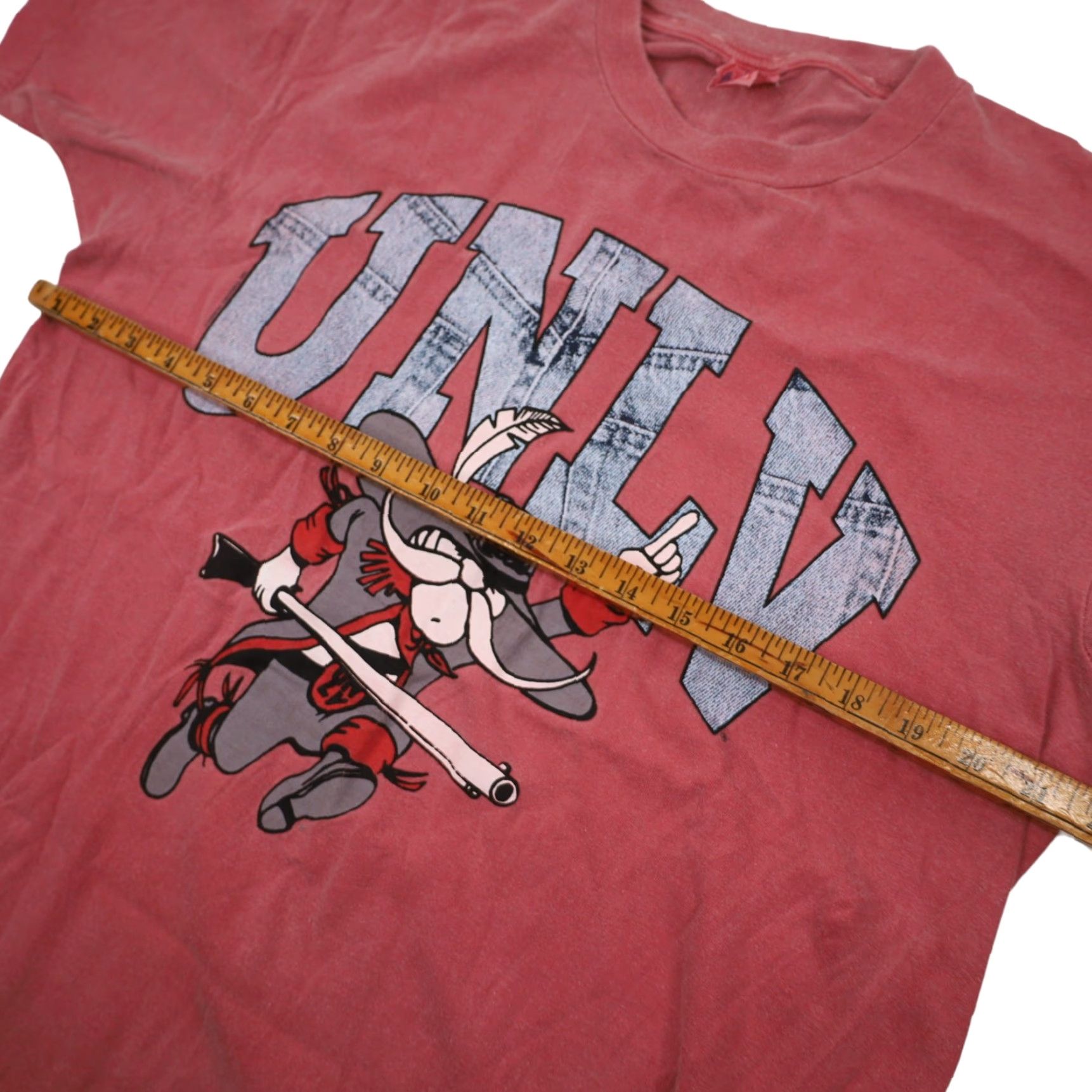 Vintage VINTAGE UNLV Runnin Rebels T Shirt Red XL Graphic Mens Size US L / EU 52-54 / 3 - 6 Thumbnail