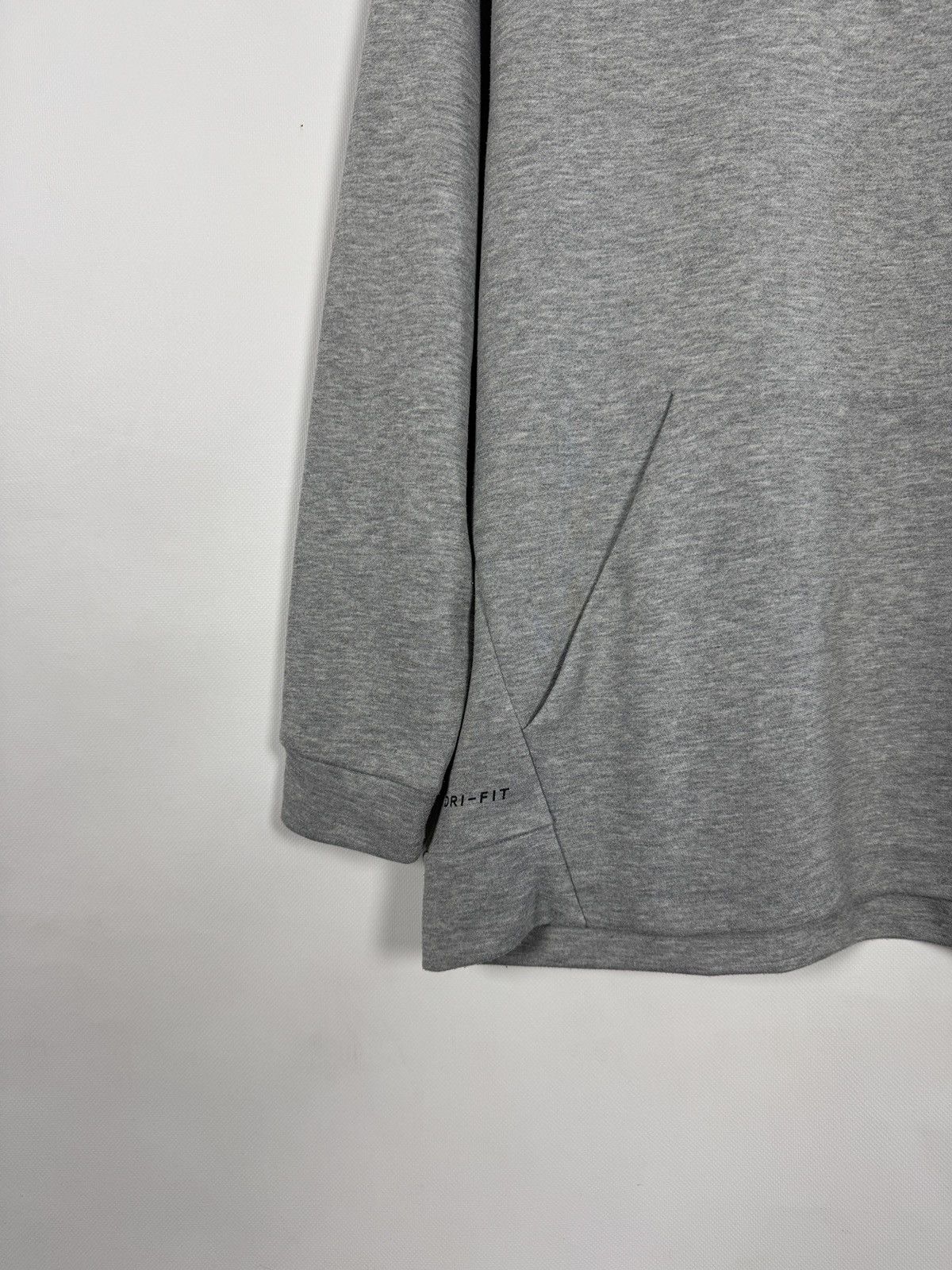 Nike Men’s Nike Swoosh Training Dry-Fit Hoodie Gray Big Logo XL Size US XL / EU 56 / 4 - 4 Thumbnail