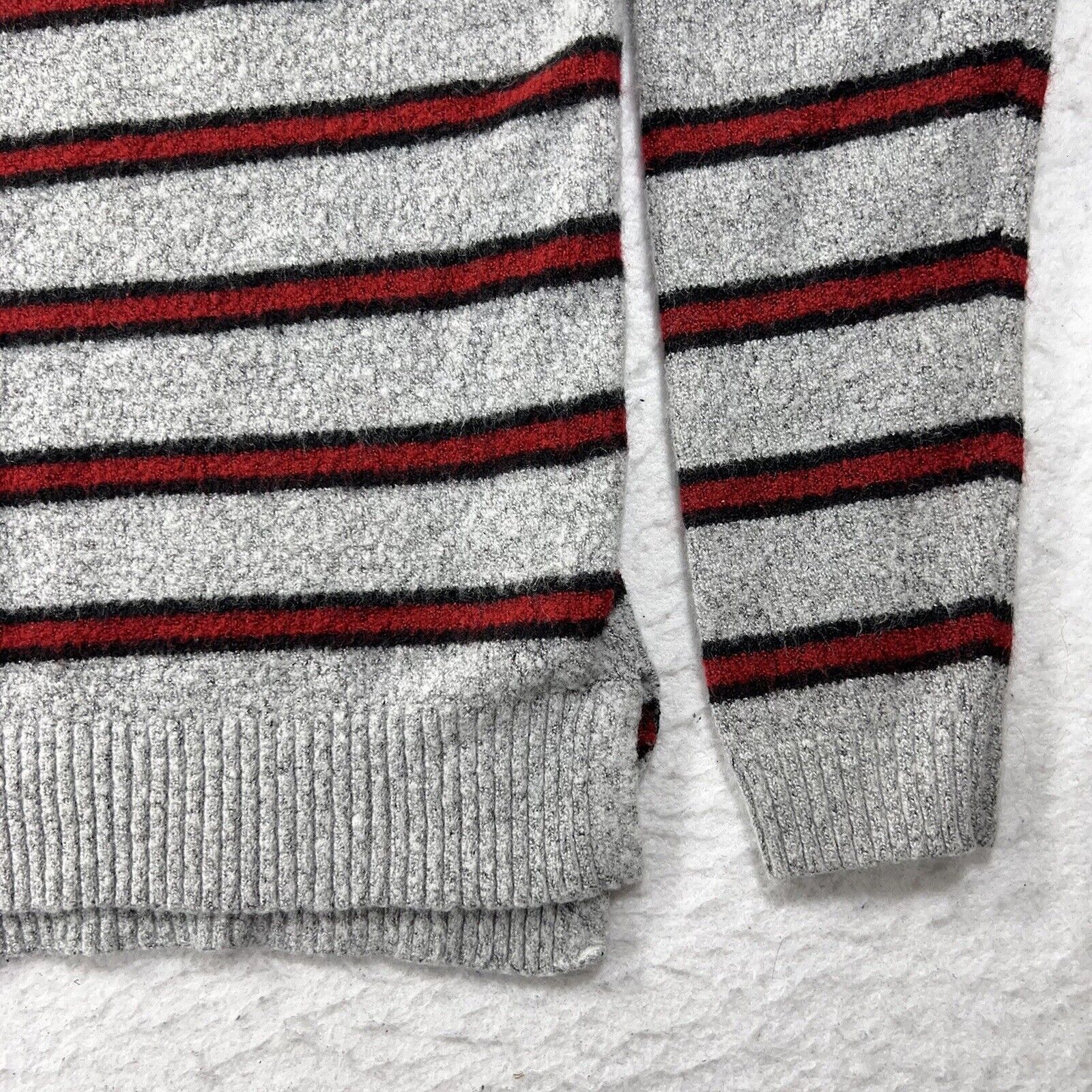 Other Romeo + Juliet Couture Gray Red Black Crewneck Sweater Size M / US 6-8 / IT 42-44 - 5 Thumbnail