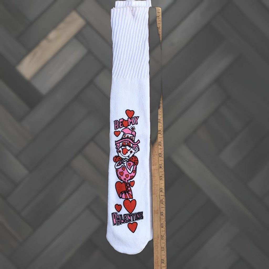 Vintage VINTAGE Be My Valentine Novelty Tube Socks Valentine 80s 90s Unisex Adults 9-15 Ivory Knee High Socks Size ONE SIZE - 1 Thumbnail