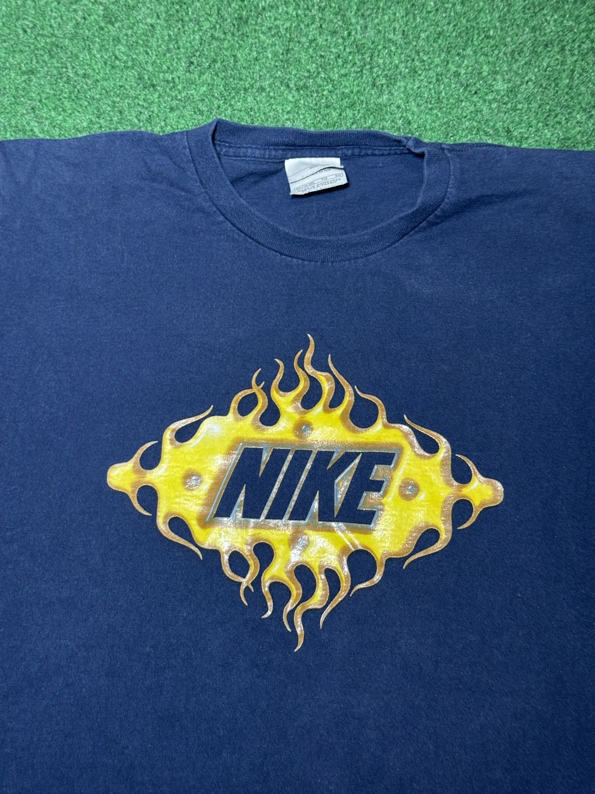 Nike Vintage Nike Y2K Flame Tribal Jnco Skater 19x26 Med T Shirt Size US M / EU 48-50 / 2 - 2 Thumbnail