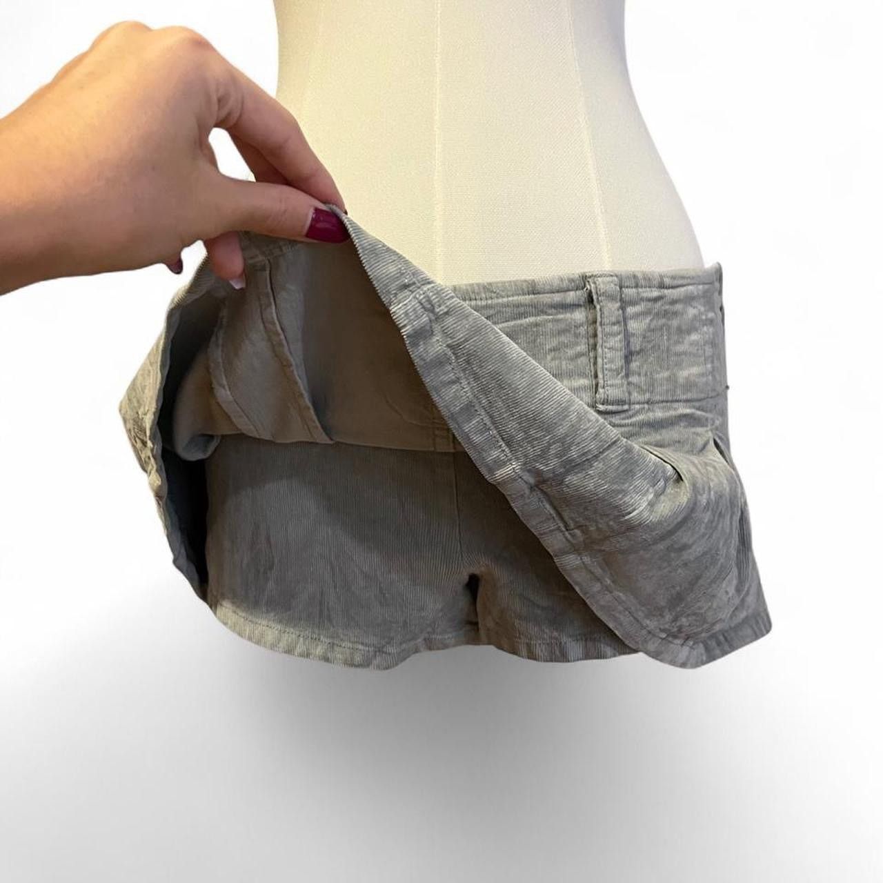 Free People Y2K Free People low waisted corduroy pleated mini skirt Size 25" / US 0 / IT 36 - 6 Thumbnail