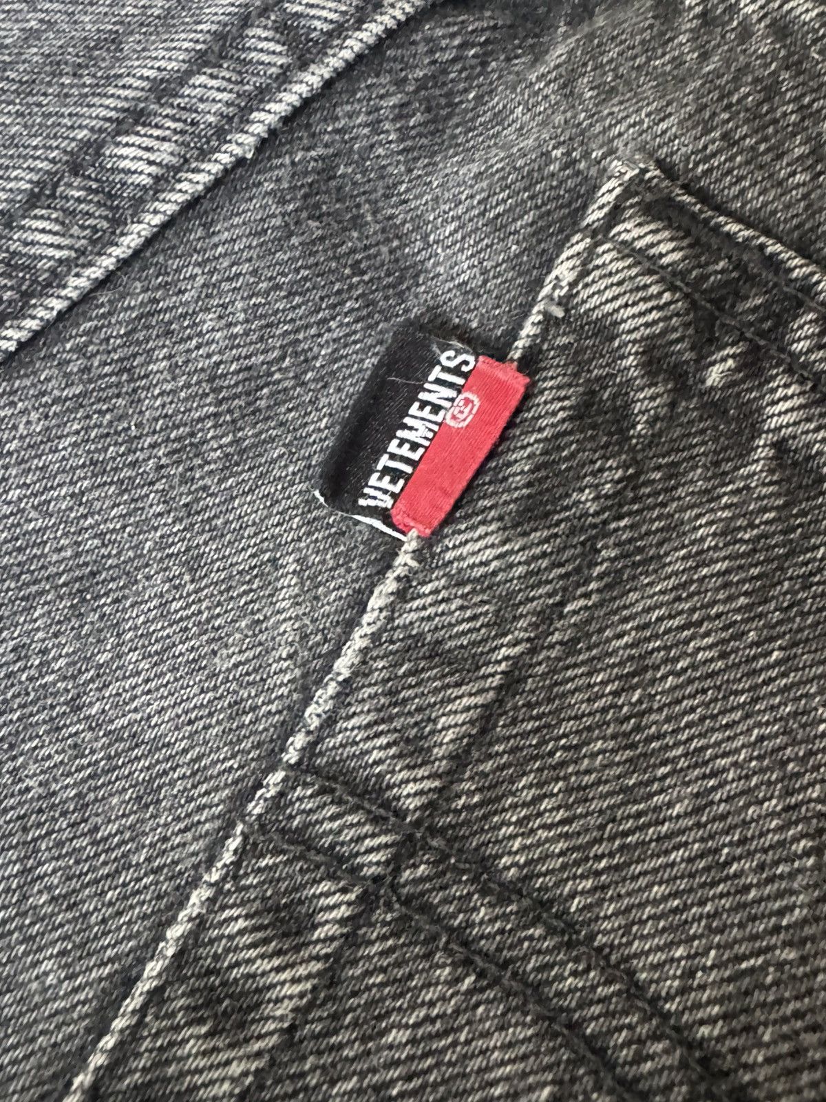 Vetements Vetements x Levi’s “615” Assymetrical Denim AW19 Size US 30 / EU 46 - 8 Thumbnail