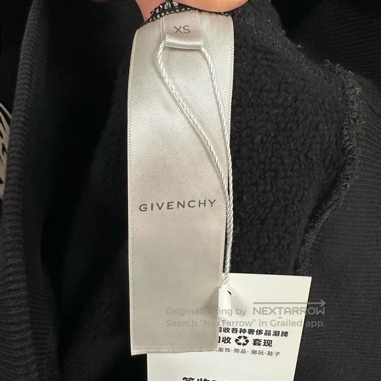 Givenchy givenchy thorn graphic hoodie in black. Size XS / US 0-2 / IT 36-38 - 4 Thumbnail