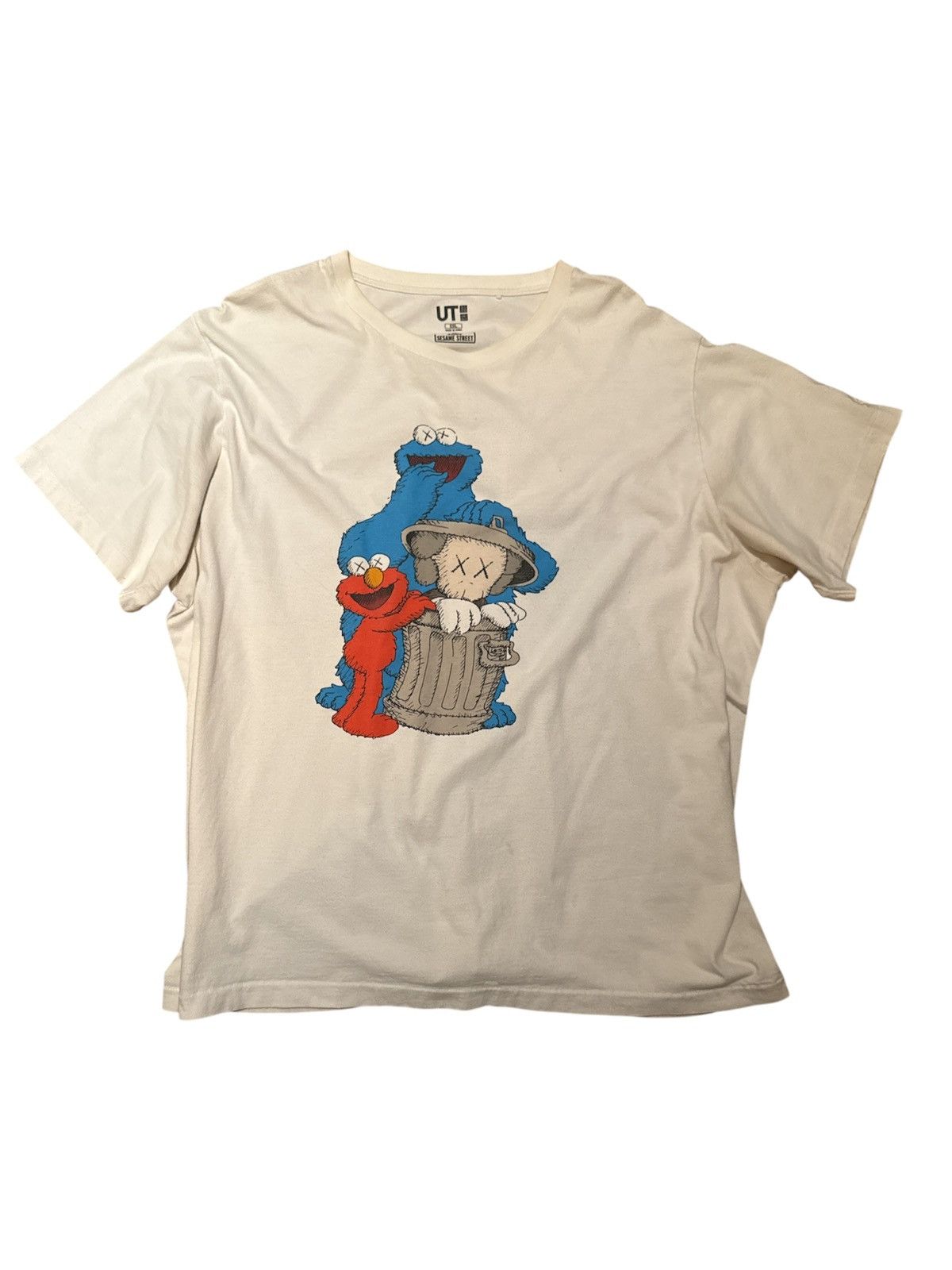 Kaws × Uniqlo KAWS x Uniqlo x Sesame Street Companion Trash Can Tee Size US XXL / EU 58 / 5 - 1 Thumbnail
