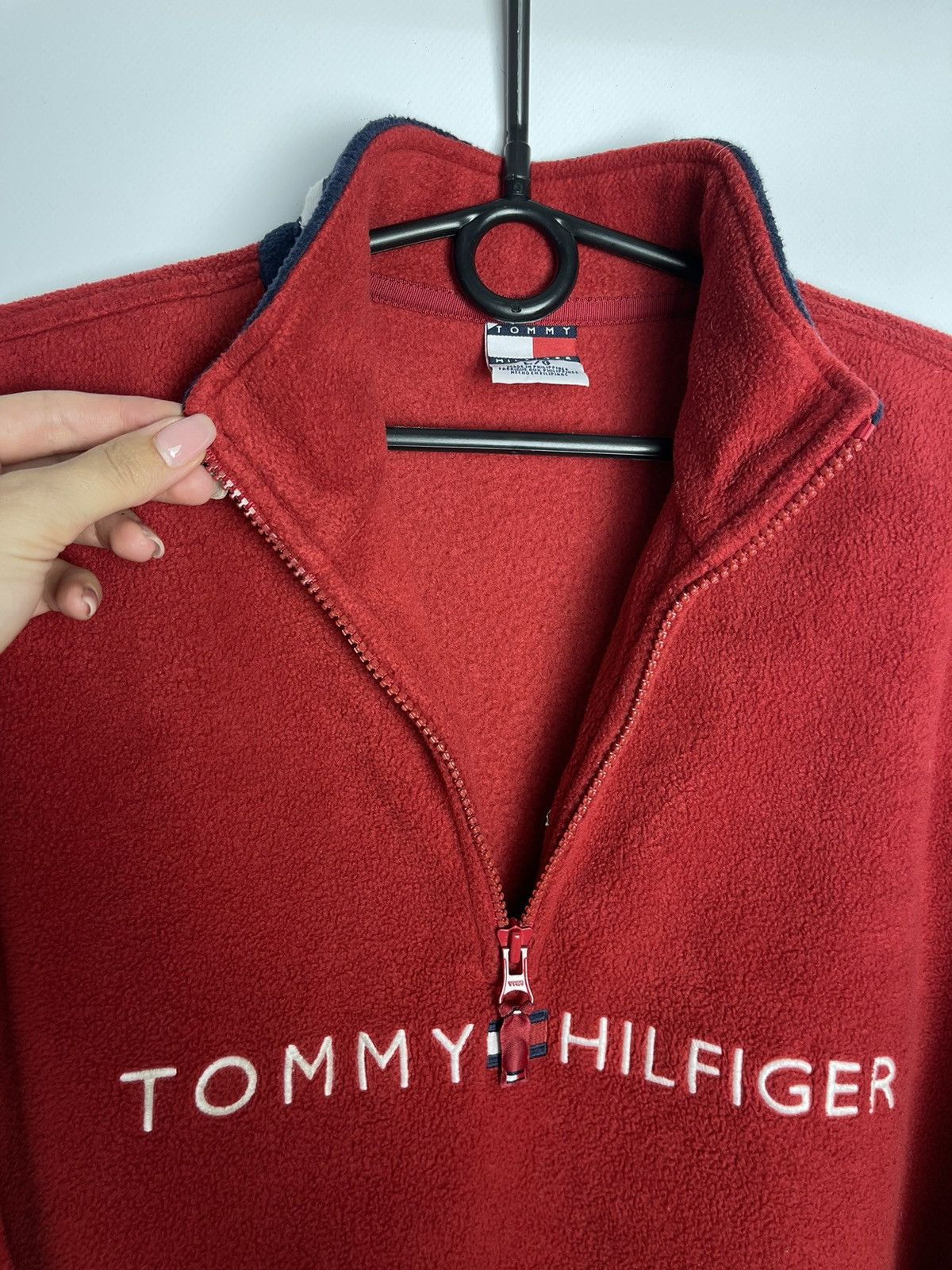 Tommy Hilfiger × Vintage Vintage Tommy Hilfiger fleece sweatshirt sweater red hoodie Size L / US 10 / IT 46 - 13 Thumbnail