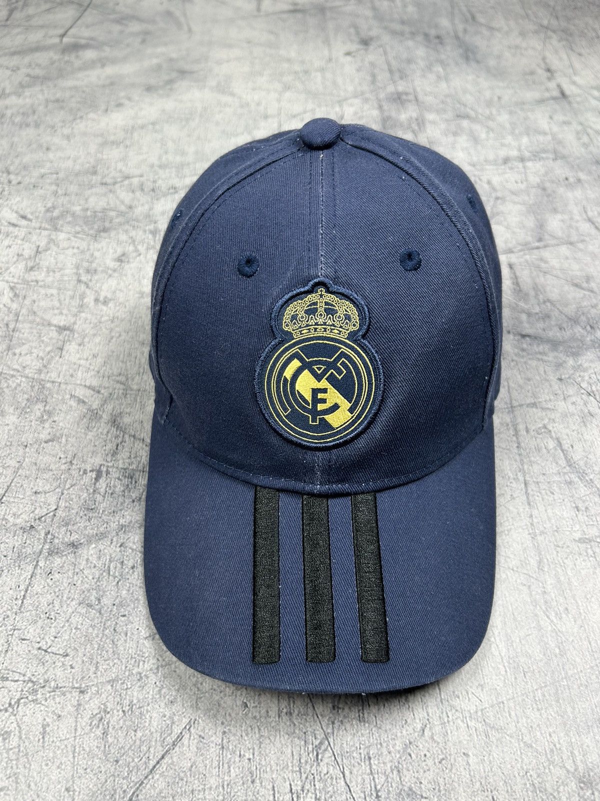 Adidas × Vintage Adidas Real Madrid Centre Logo Cap Soccer Jersey Size ONE SIZE - 3 Thumbnail