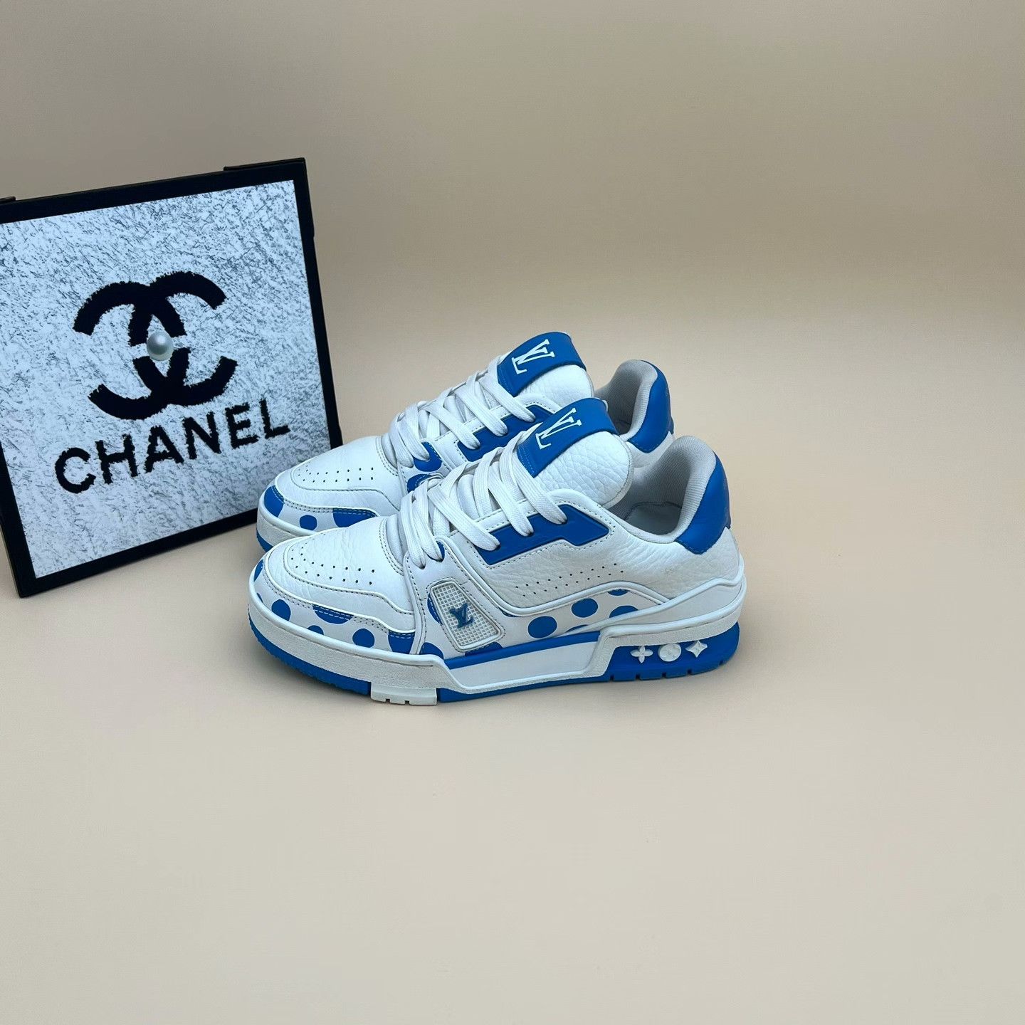 Louis Vuitton Louis Vuitton Training Blue Lowtop Sneakers us_5 Women Size US 5 / IT 35 - 1 Thumbnail