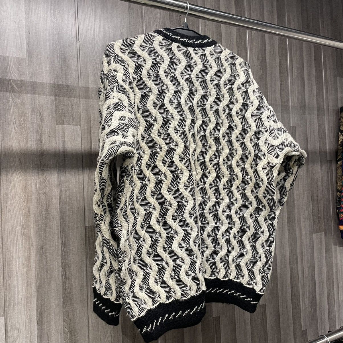 Coogi Vintage Coogi Australia Wavy Pattern 3D Knit Wool Sweater Size US L / EU 52-54 / 3 - 13 Thumbnail