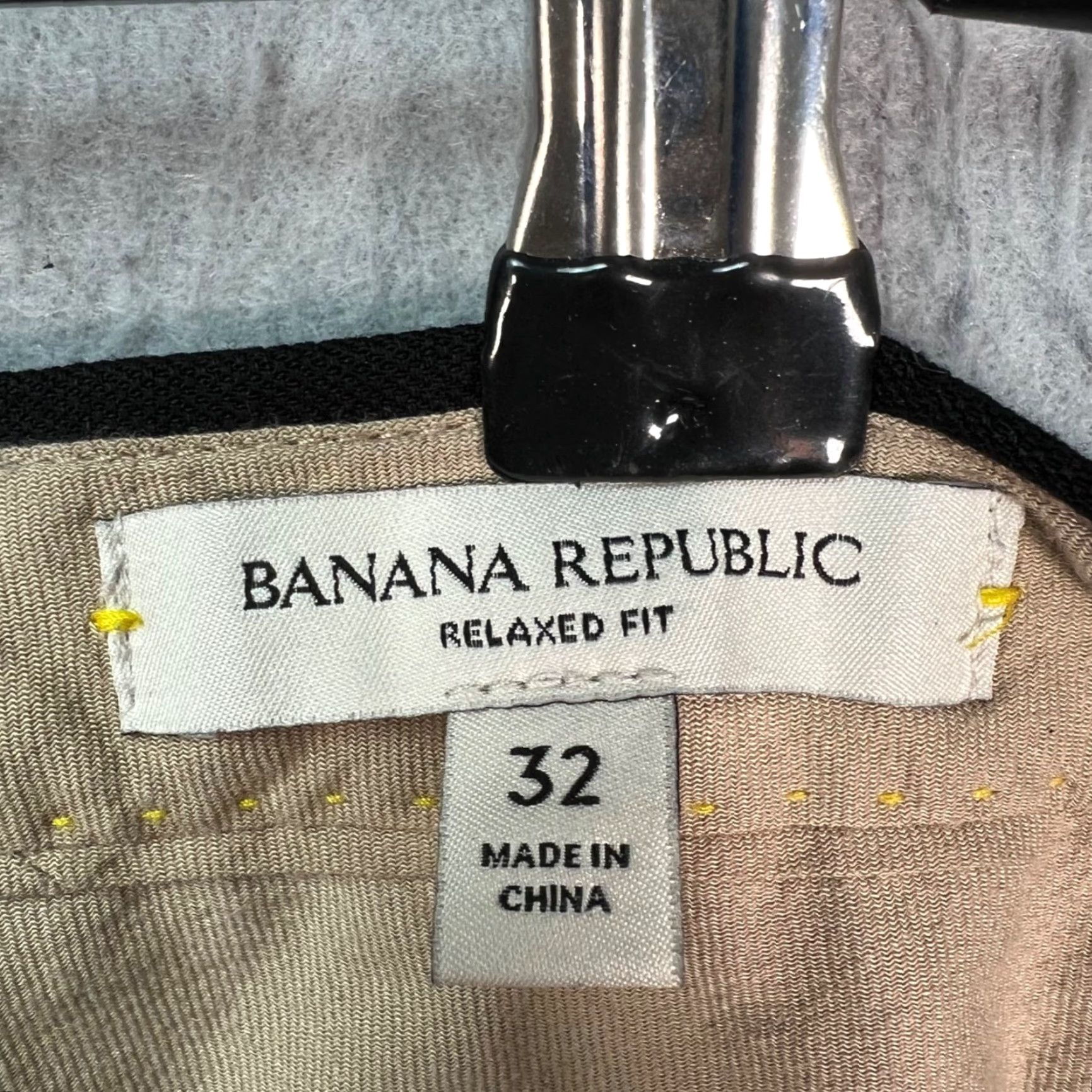 Banana Republic Banana Republic Mens Size 32 Relaxed Fit Black Dress Pants Wool Blend Trousers Dress Pants Mens 32 Black Wool Blend Straight Inseam 26in Sl… Size US 32 / EU 48 - 3 Thumbnail