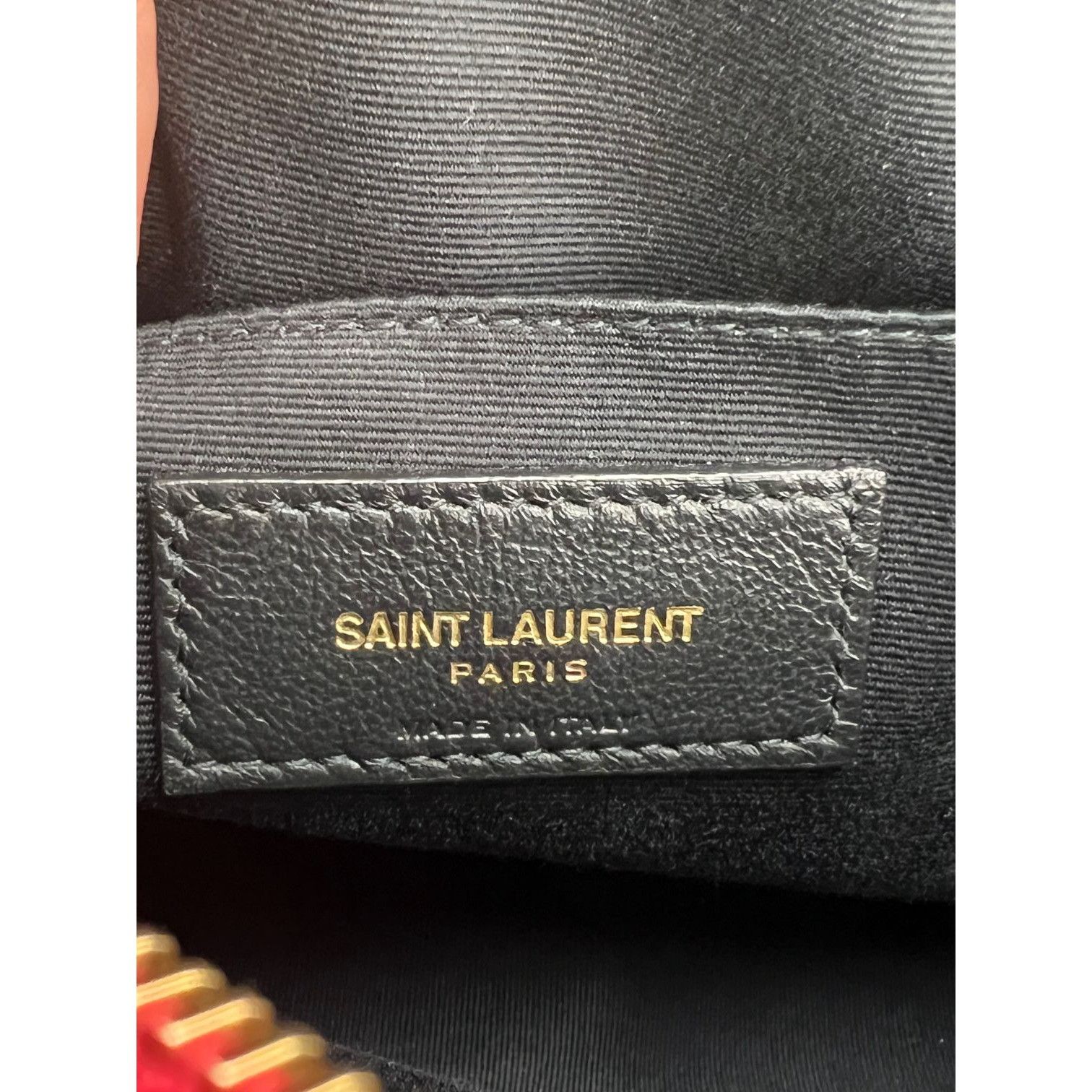 Yves Saint Laurent YVES SAINT LAURENT Matelasse Calfskin Lou Camera Red Crossbo Size ONE SIZE - 6 Thumbnail