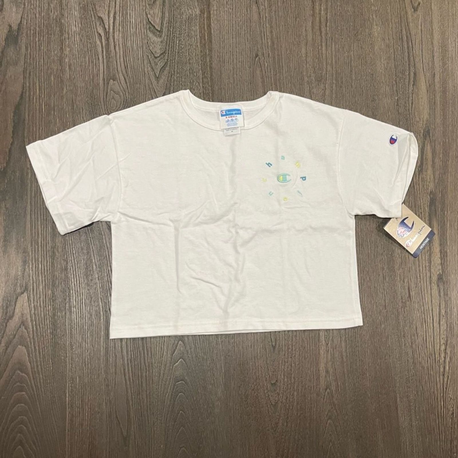 Champion NWT Champion White Graphic Crop Top - Size XS Size XS / US 0-2 / IT 36-38 - 1 Thumbnail
