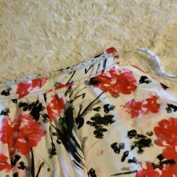 Abercrombie & Fitch Abercrombie & Fitch Mini Sassy Pullon Stretch Floral Sz. S S Size 25" / US 0 / IT 36 - 2 Thumbnail