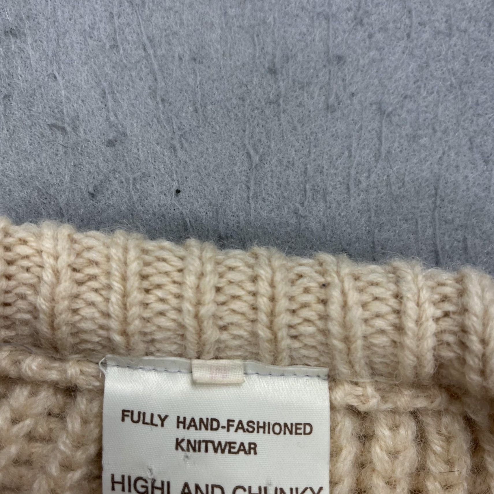 Commando VINTAGE Highland Chunky Wool Sweater Mens M Crew Neck Raglan Long Sleeve Beiges UK Elbow Patches Heavyweight 100% Wool Knit Pullover Size US M / EU 48-50 / 2 - 6 Thumbnail