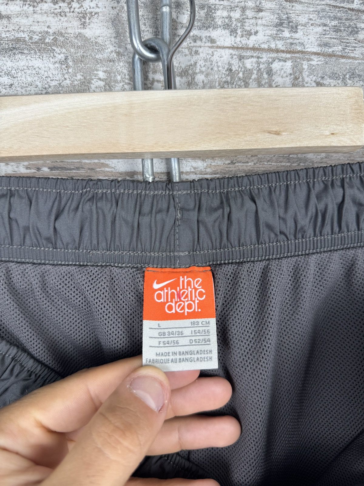 Nike Mens Vintage Nike swoosh nylon sweatpants y2k pants drill Size US 34 / EU 50 - 8 Thumbnail