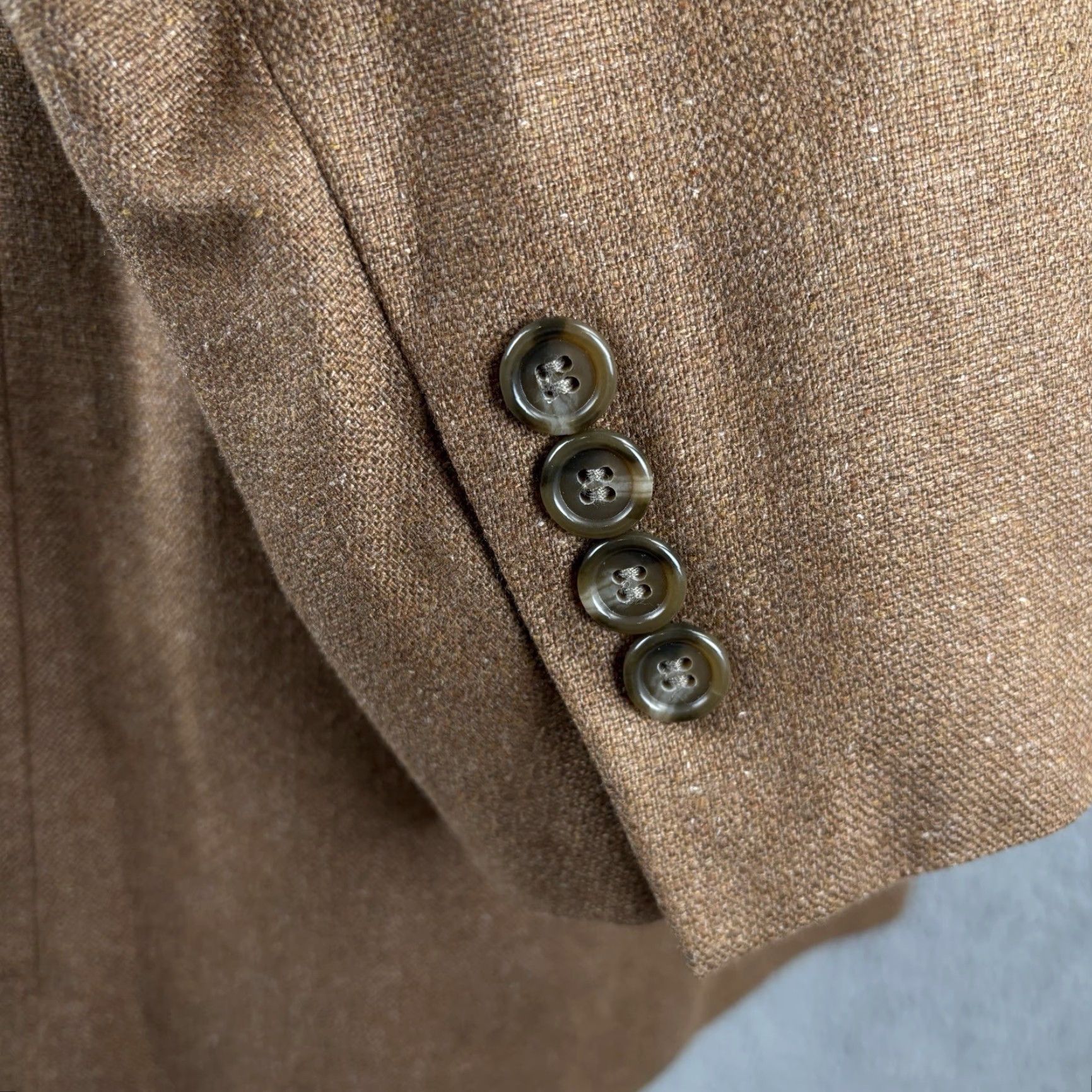 Jos. A. Bank Jos. A. Bank Blazer Mens 43R Brown Silk 2 Button Single-Breasted Notch Lapel 100% Silk Jacket Sport Coat Regular Fit Vintage: No Size 46R - 4 Thumbnail
