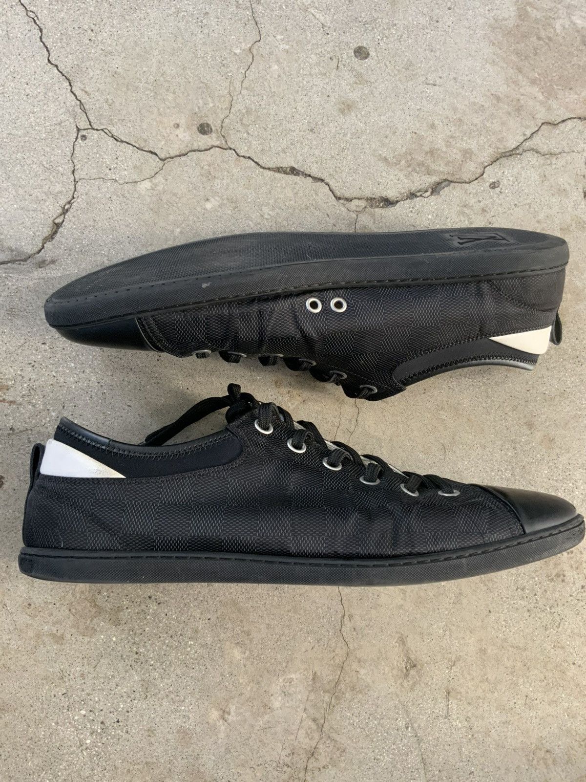 Louis Vuitton LOUIS VUITTON DAMIER LEATHER SNEAKER SHOE Size US 11 / EU 44 - 2 Thumbnail