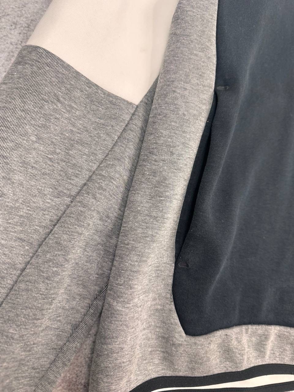 Nike Nike Men Tech Fleece Zip Hoodie Black White Grey Size Medium Size US M / EU 48-50 / 2 - 3 Thumbnail