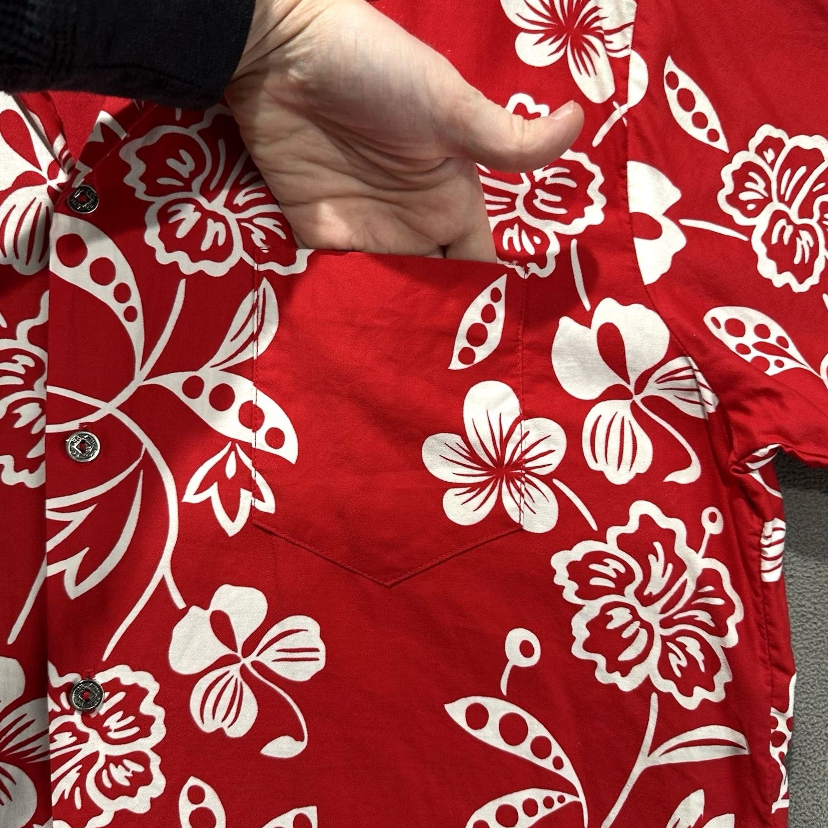 Vintage VINTAGE Malihini Hawaii Shirt Mens XL Red Hibiscus Floral Print Loop Collar 1960s Hawaiian Cotton Beach Sportswear/Beach Mens Size US XL / EU 56 / 4 - 7 Thumbnail