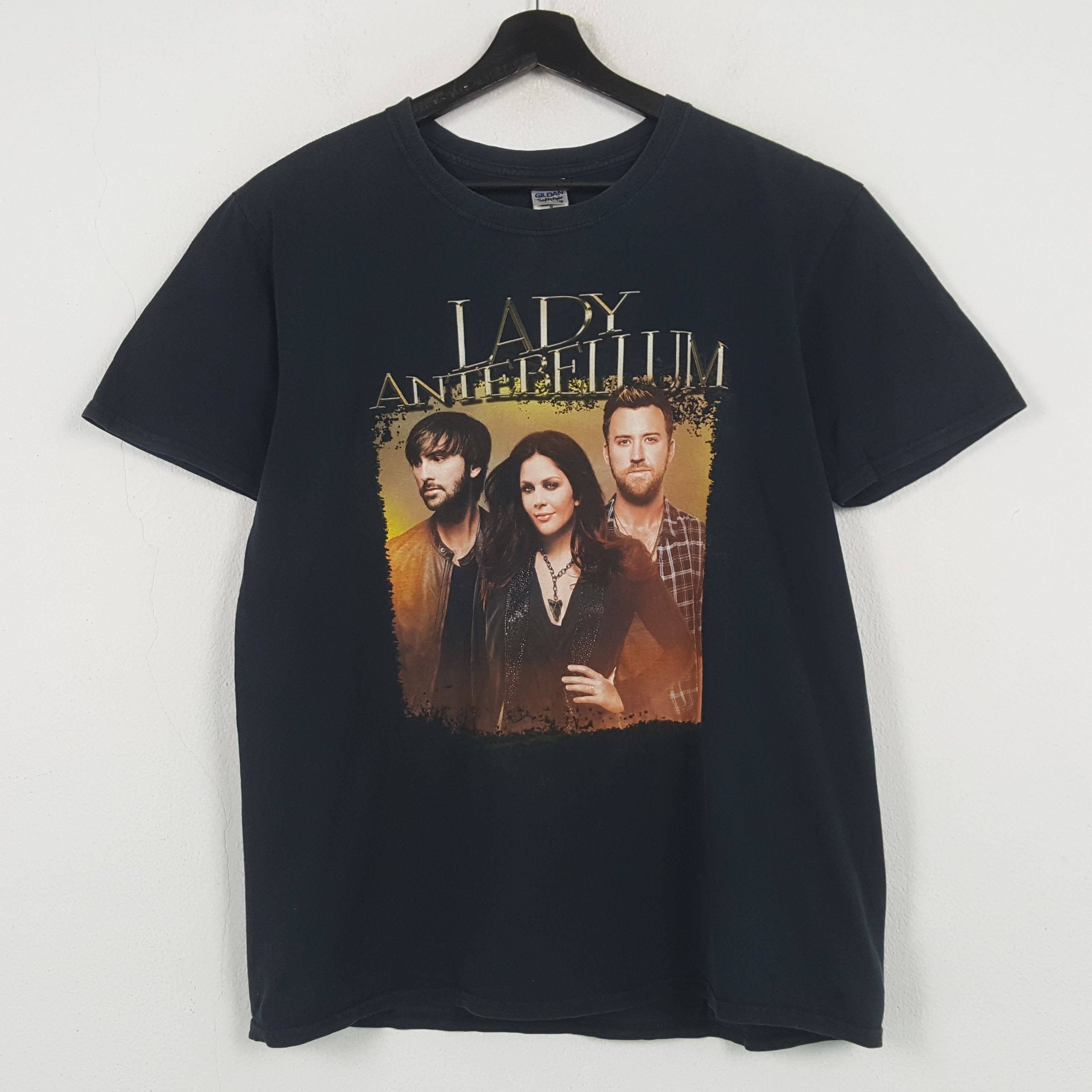 Band Tees LADY ANTEBELLUM Music Group Tour Tshirt 31 Size US L / EU 52-54 / 3 - 1 Thumbnail