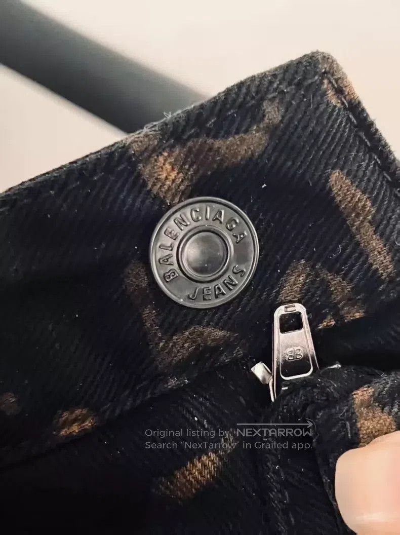 Balenciaga Balenciaga size S Distressed graffiti shorts Size US 27 - 6 Thumbnail