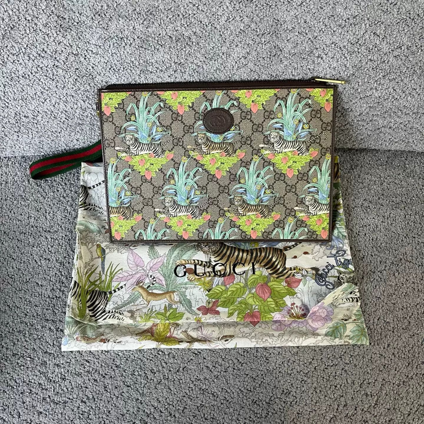 Gucci Gucci Retro Brown Shoulder Bag 30 Women Size ONE SIZE - 1 Thumbnail