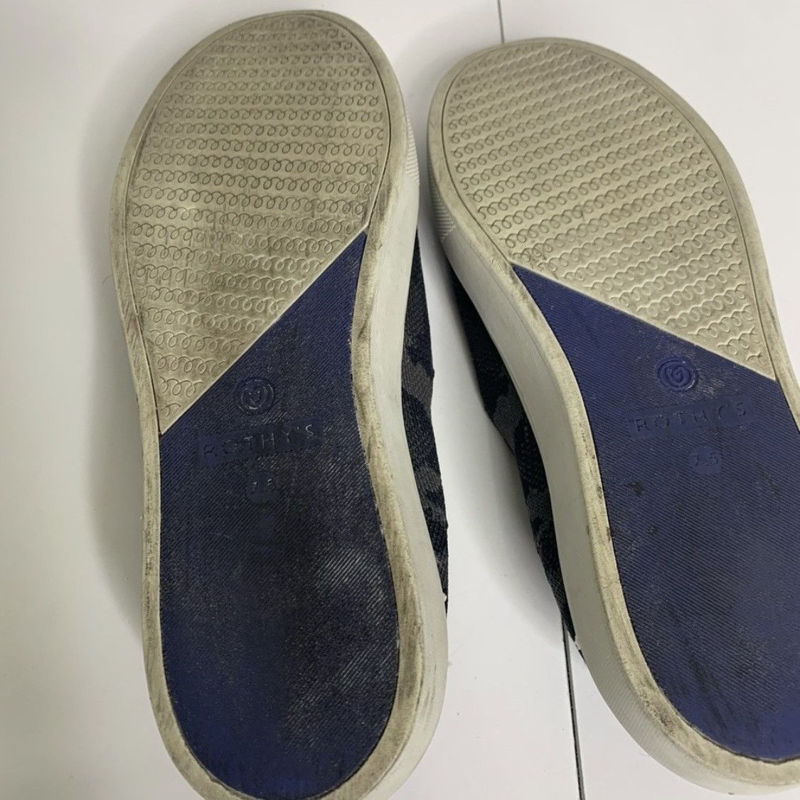 Rothy's Rothy’s Gray Multi Colored Camo Athletic Slip On Size 7.5 Size US 7.5 / IT 37.5 - 10 Thumbnail