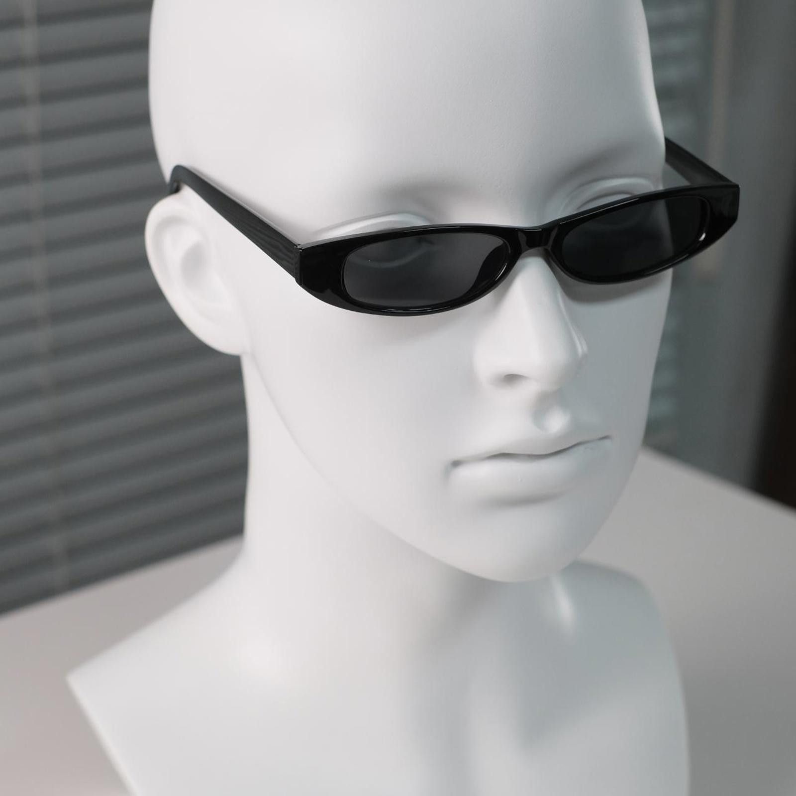 Japanese Brand Y2k Vtg Avant Garde Rectangular Black Sunglasses Unisex OS Size ONE SIZE - 3 Thumbnail