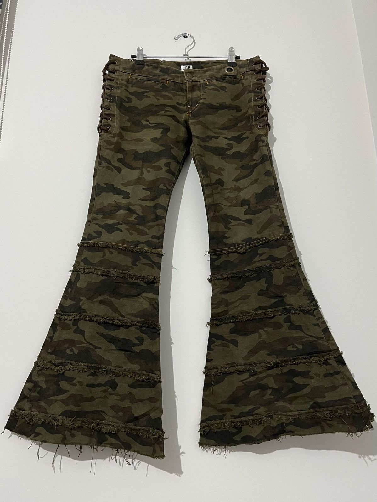 Le Grande Bleu (L.G.B.) LGB camo bell bottom jeans. ID:Rico/como Size US 28 / EU 44 - 1 Thumbnail