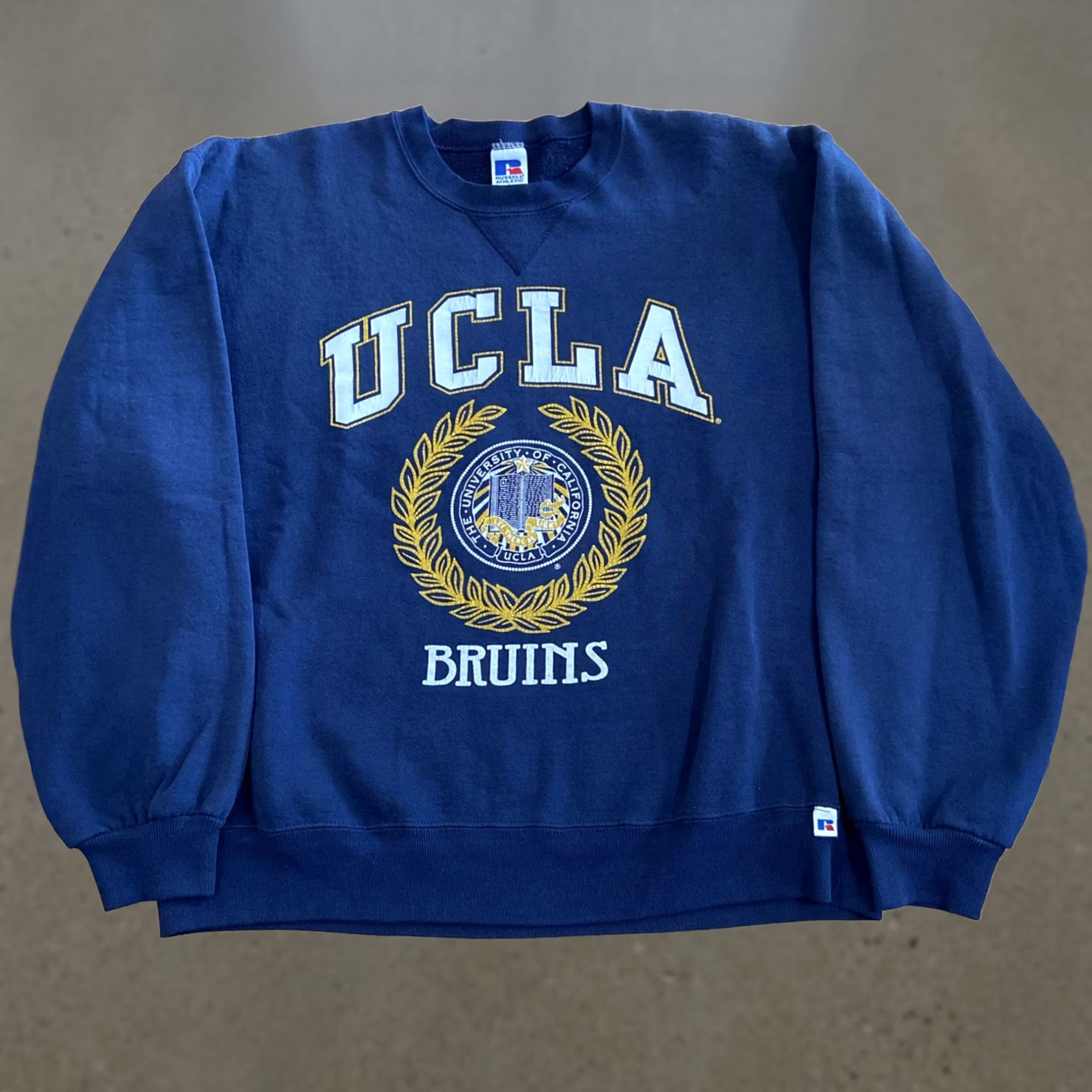 Russell Athletic VINTAGE Men UCLA Bruins Russell Sweater L Blue Crew Neck Logo Pullover Sweatshirt 2000s Size US L / EU 52-54 / 3 - 1 Thumbnail