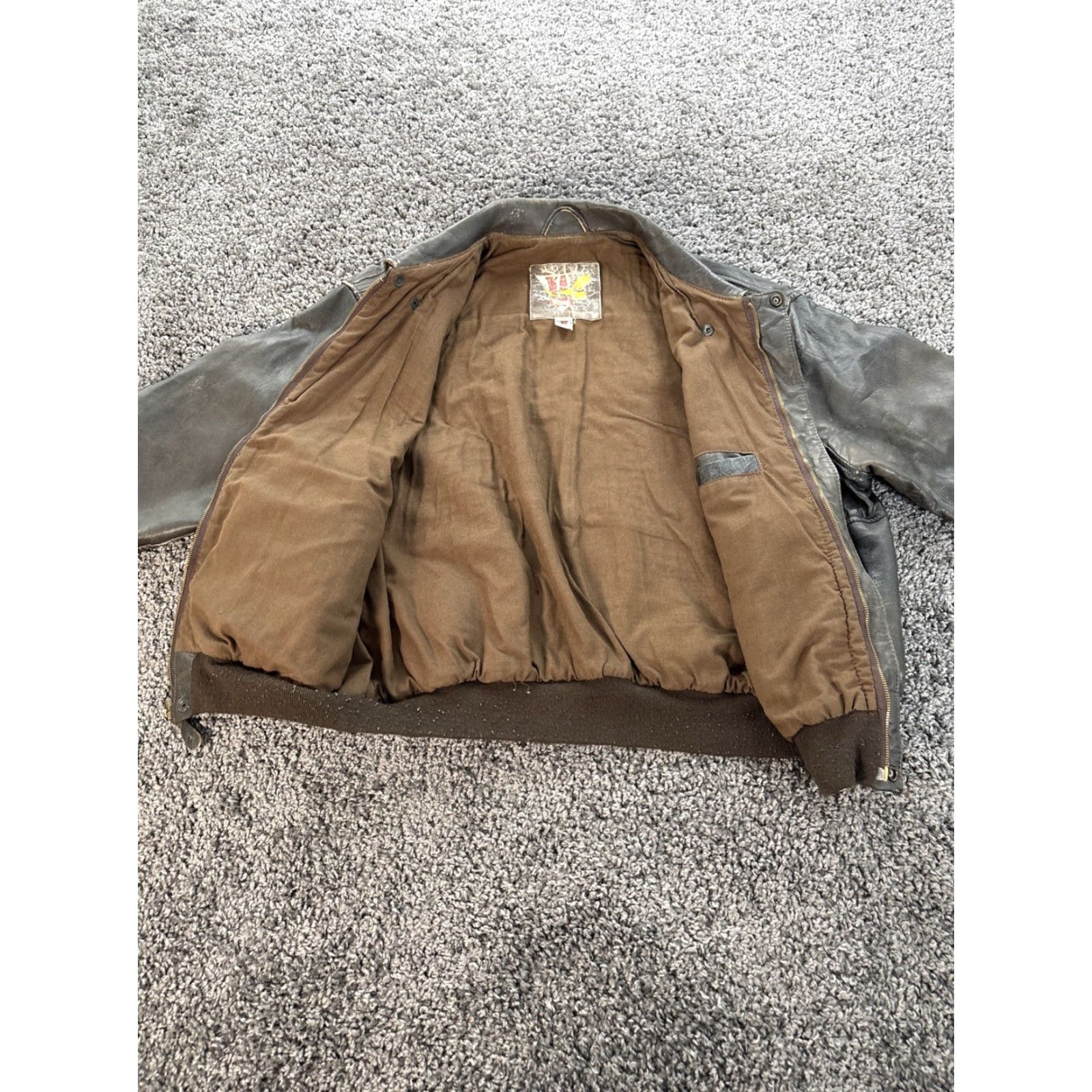 Vintage VINTAGE Bomber Jacket Mens XL Brown Leather 90s Distress A2 Flight Cigarette USA Brown Mens XL Size US XL / EU 56 / 4 - 4 Thumbnail
