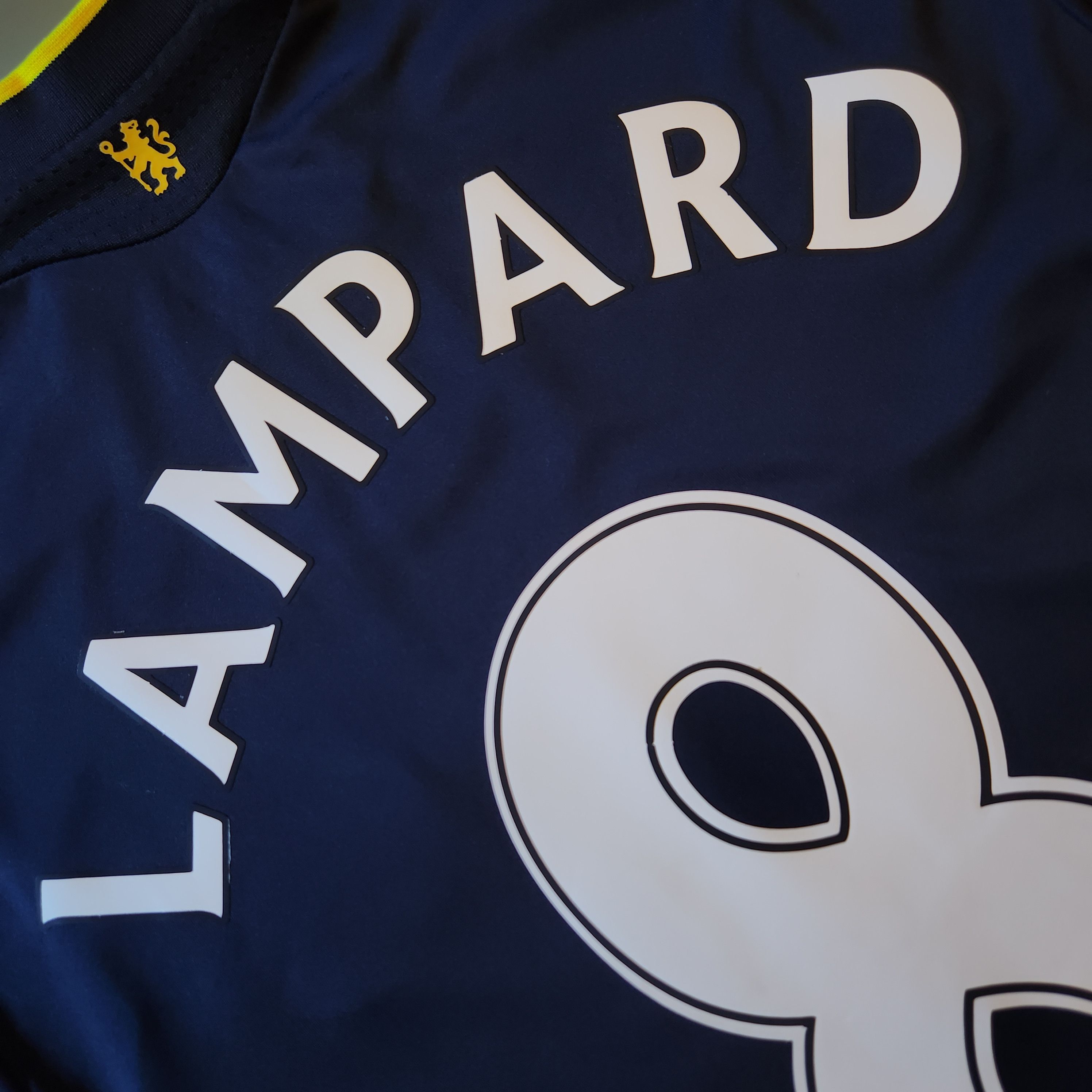 Adidas Authentic Retro Chelsea LAMPARD 2009-2010 09/10 Away Jersey Size US S / EU 44-46 / 1 - 5 Thumbnail
