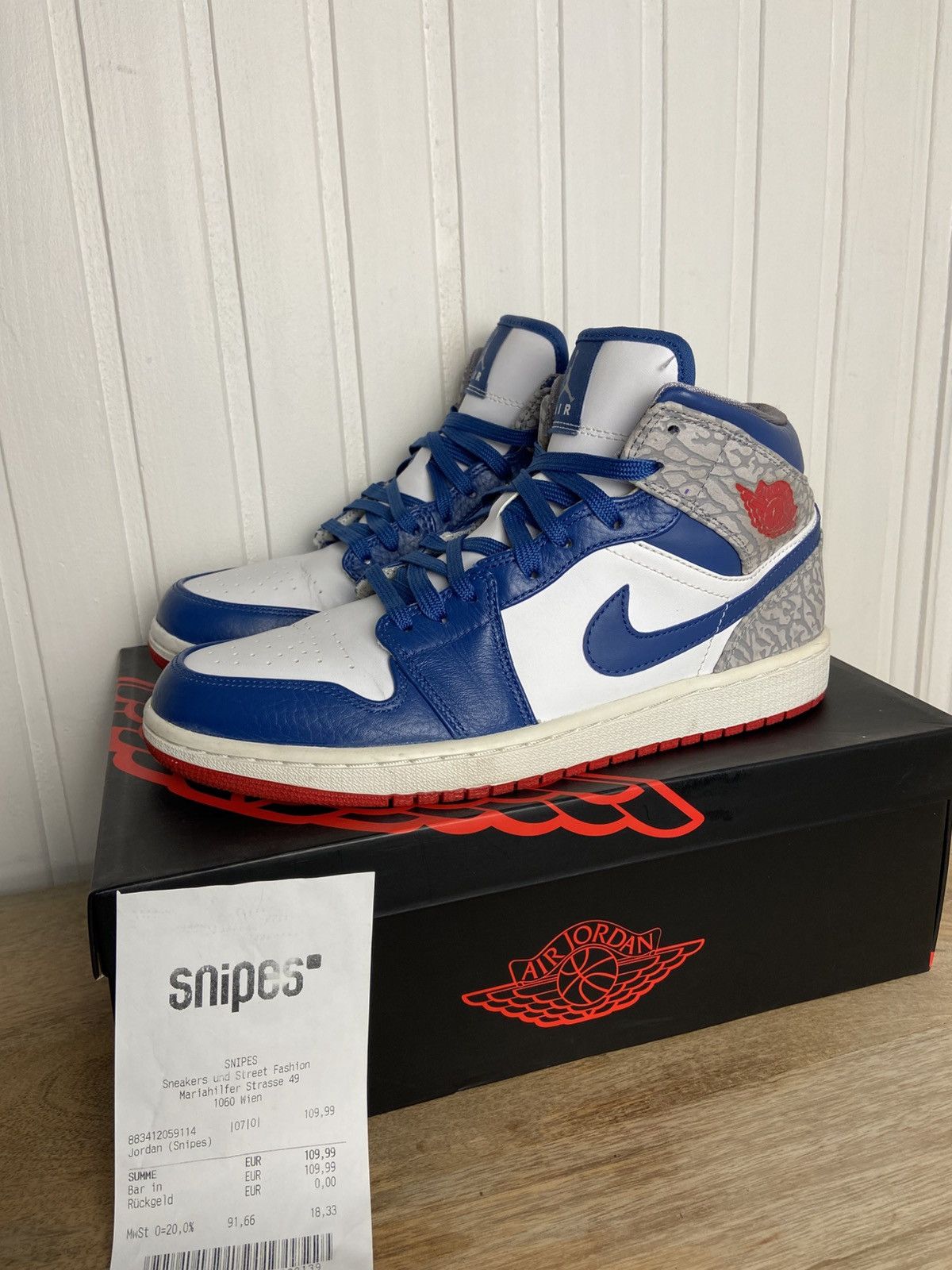 Jordan Brand Used Jordan 1 Retro Mid "True Blue" authentic size 8,5US Size US 8.5 / EU 41-42 - 1 Thumbnail