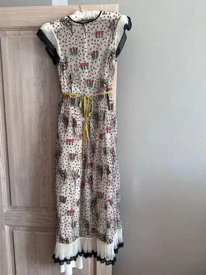 Valentino Valentino Polka dot strawberry dress Size M / US 6-8 / IT 42-44 - 2 Thumbnail