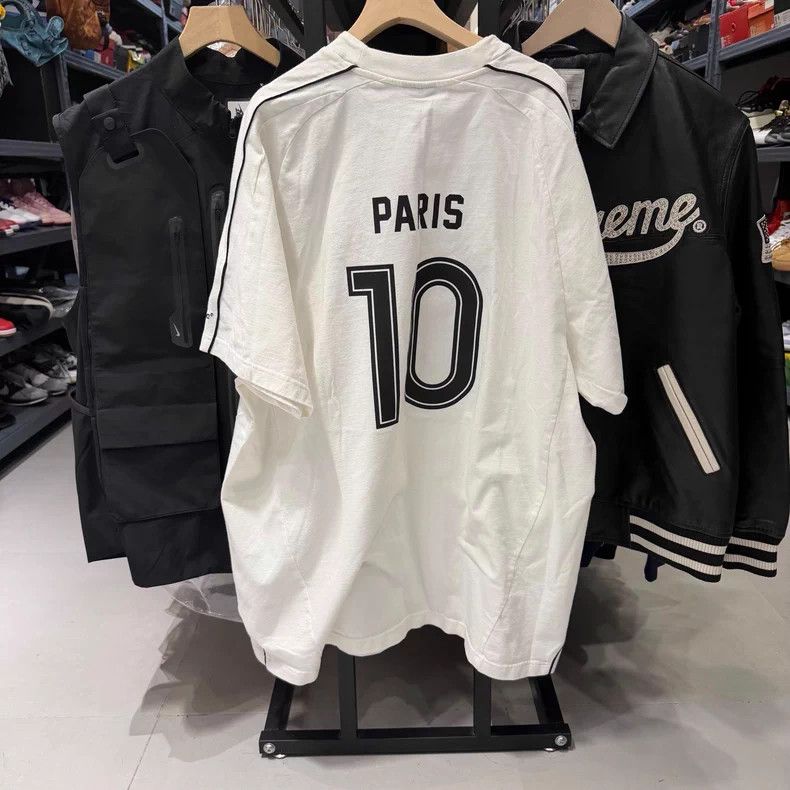 Balenciaga Balenciaga Soccer Series Short Sleeve Size US L / EU 52-54 / 3 - 2 Thumbnail