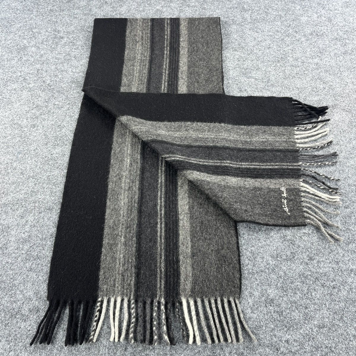 Paul Smith Paul Smith Scarf / Muffler / Neckwear T1380 Size ONE SIZE - 3 Thumbnail