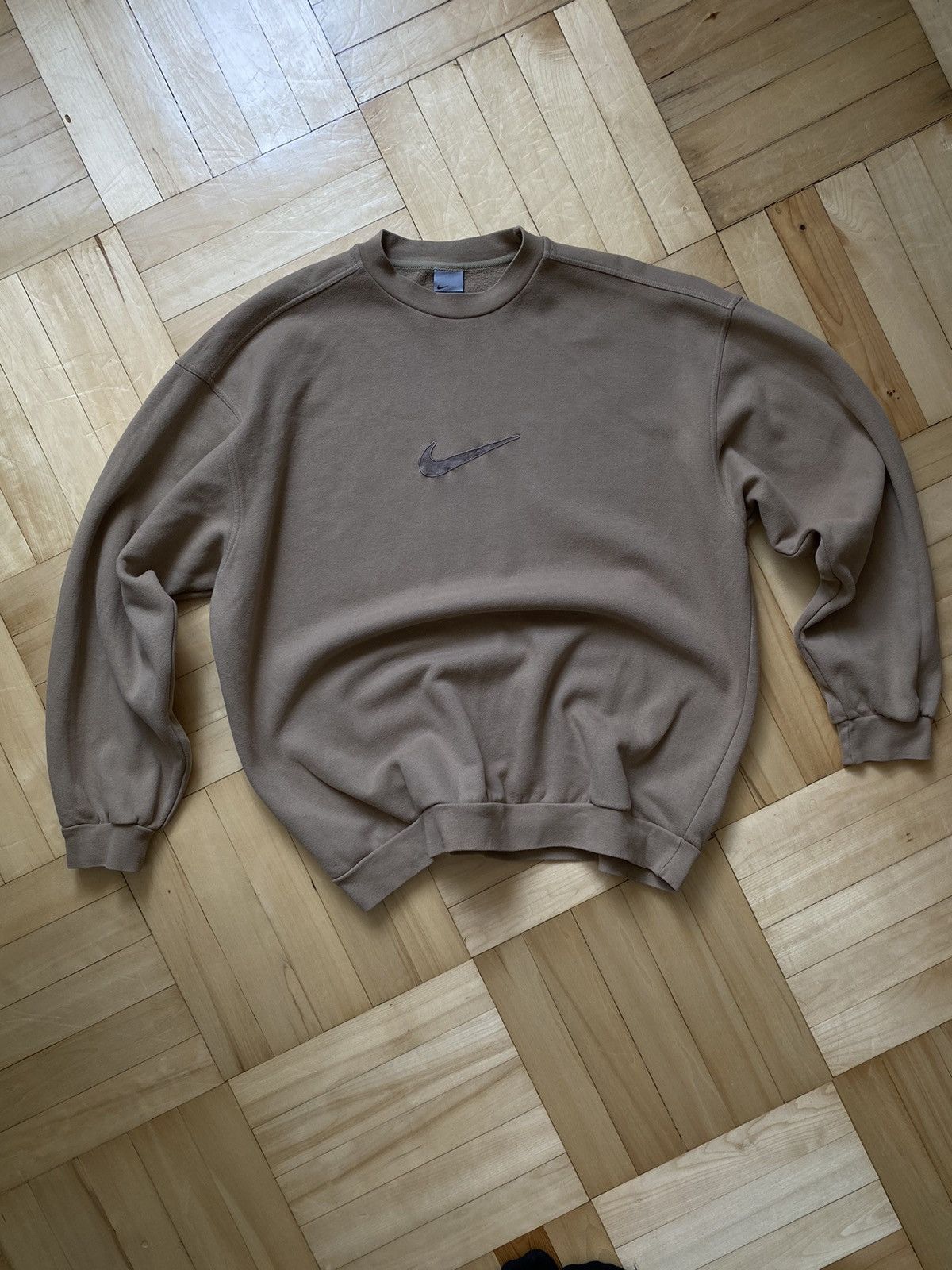 Vintage Nike Swoosh Big Logo Men’s Sweater