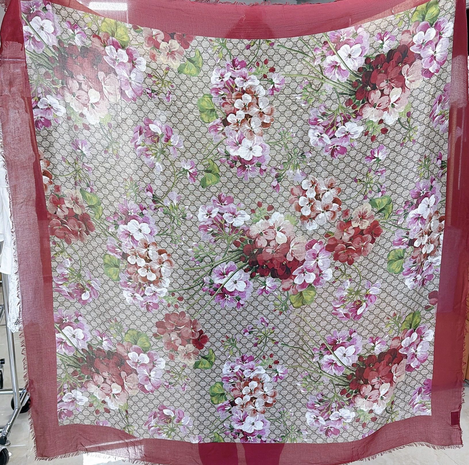 Gucci Gucci Floral Full Logo 140x140 Scarf New w/ Tags Size ONE SIZE - 5 Thumbnail