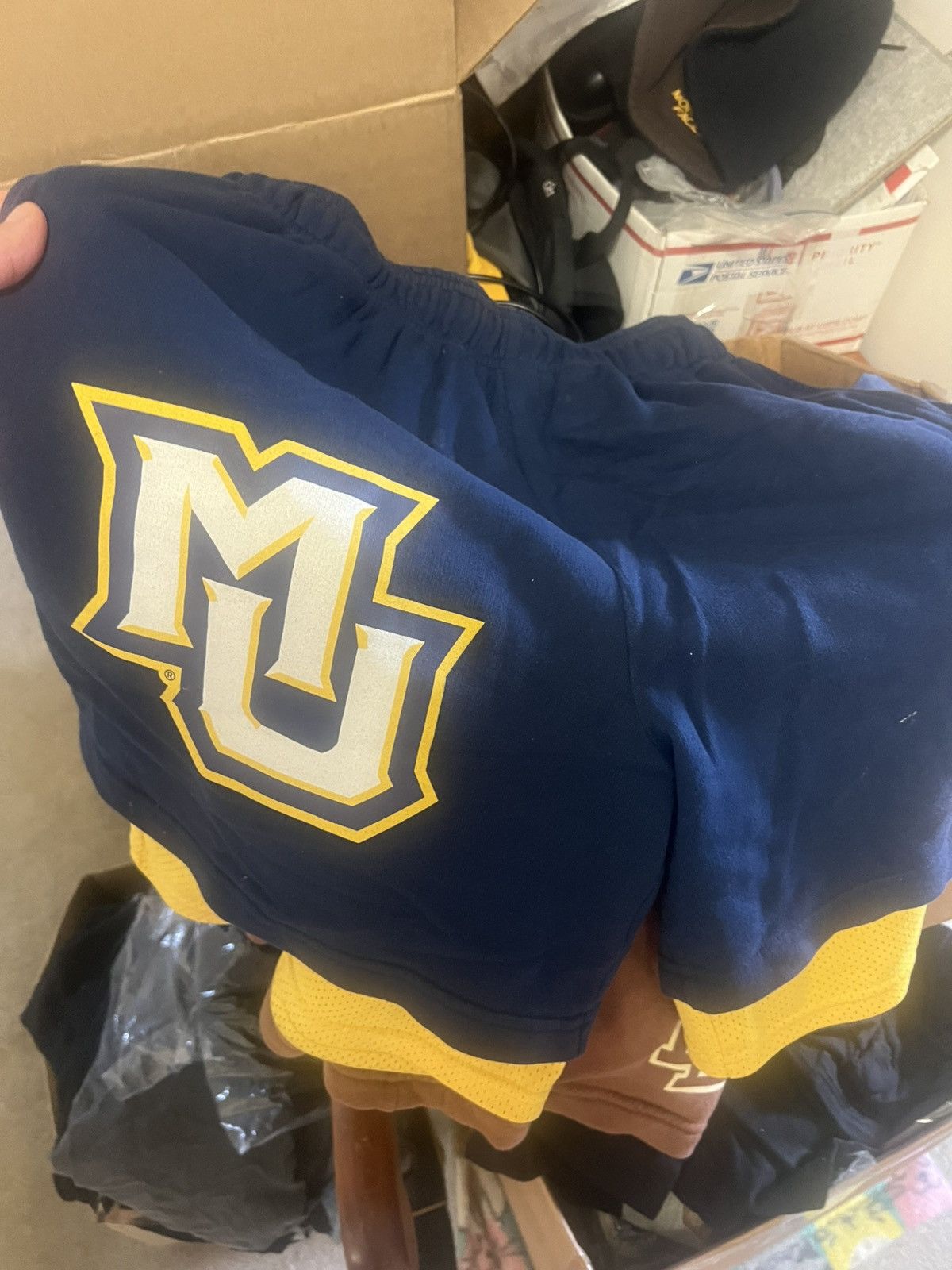 Eric Emanuel Eric Emanuel Marquette Navy & gold double layer shorts large Size US 32 / EU 48 - 2 Thumbnail