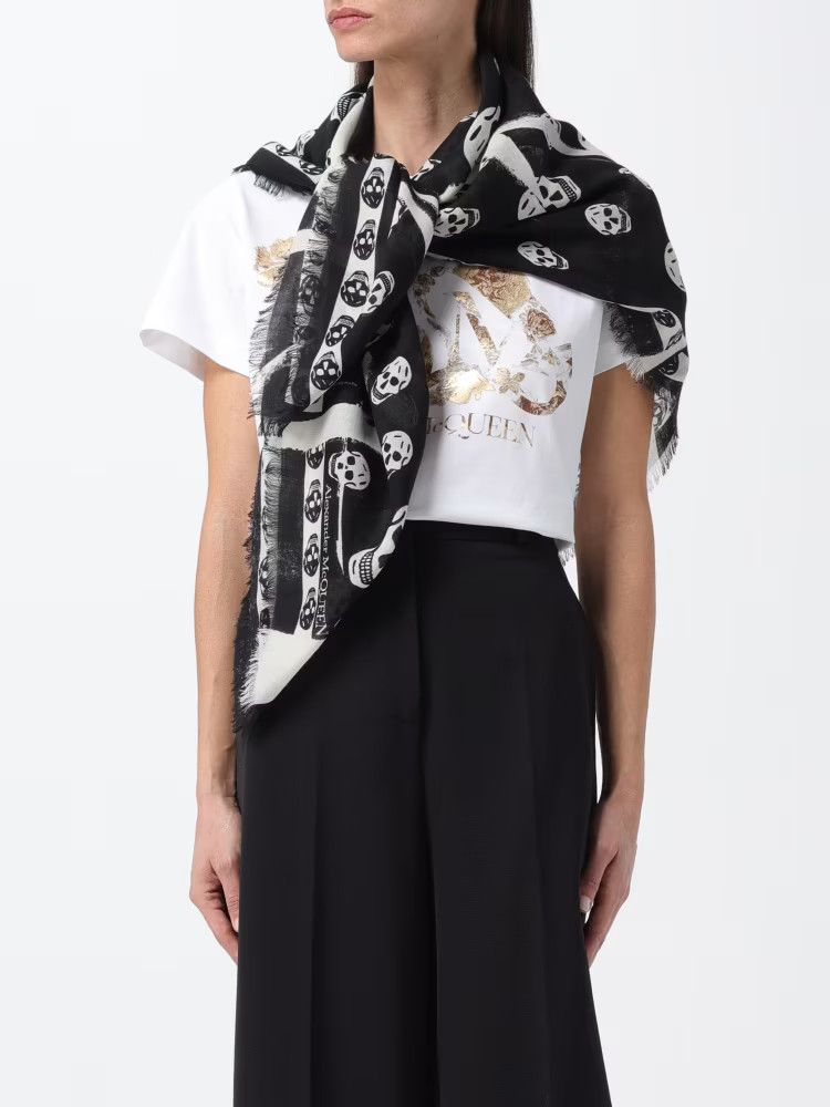 Alexander McQueen o1s22i1n1024 Size: OS / Slashed Skull Scarf in Black Size ONE SIZE - 2 Thumbnail
