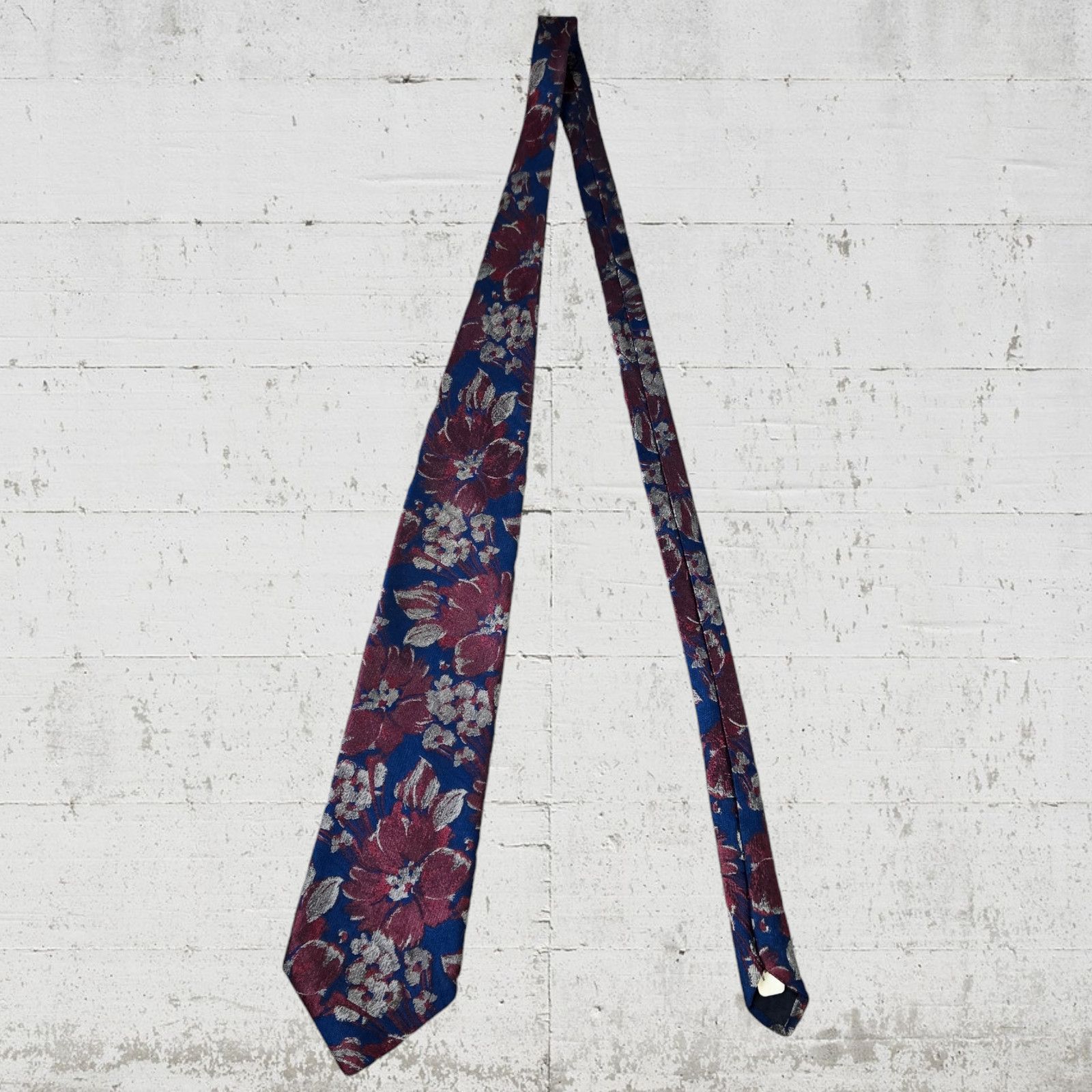 Vintage 80s Vintage Red Navy Floral Neck Tie Size ONE SIZE - 2 Thumbnail