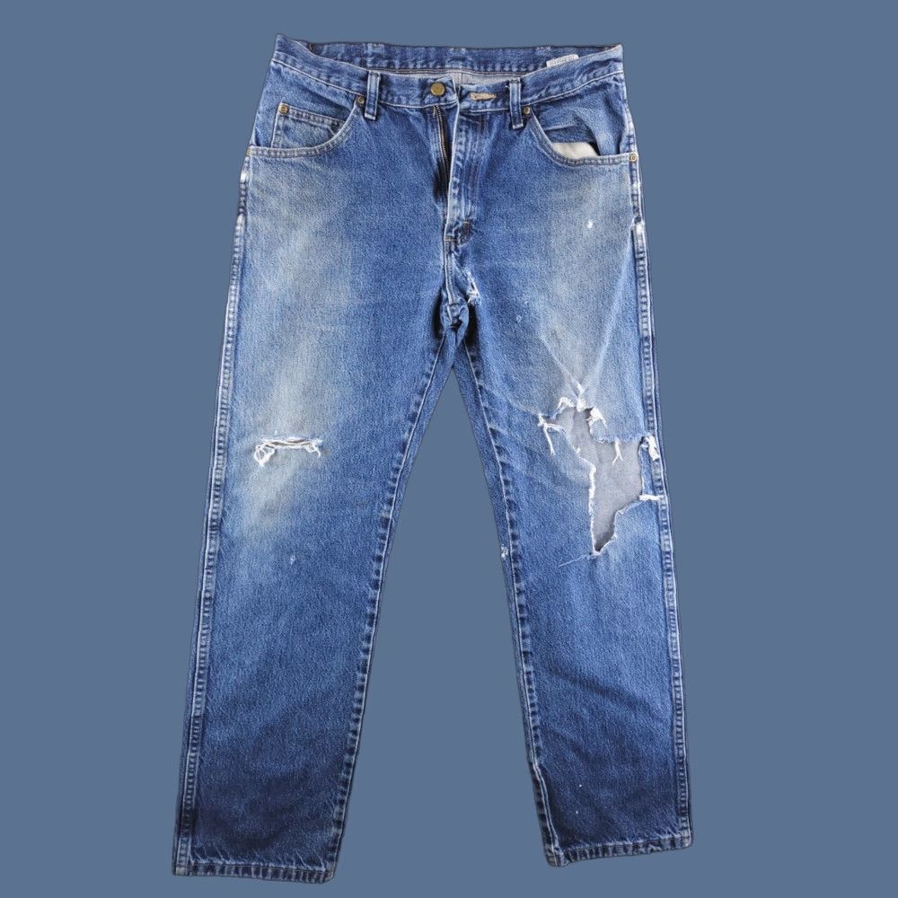 Wrangler VINTAGE Wrangler Jeans Mens 33x31 Straight Fit Distressed Ripped Grunge Destroyed Size US 33 - 1 Thumbnail