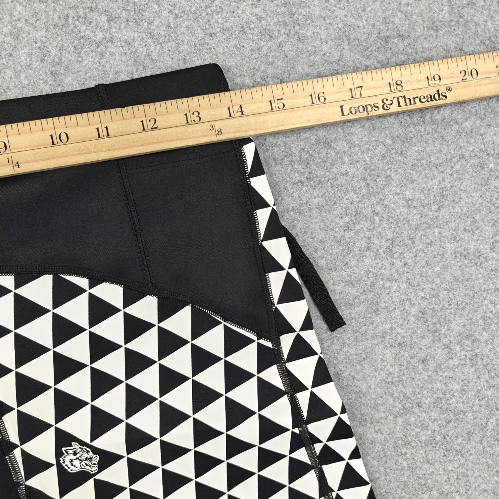 Darc Sport Darc Sport Mana Spandex Shorts Mens Medium Black White Geometric Wolves New Size US 31 - 7 Thumbnail