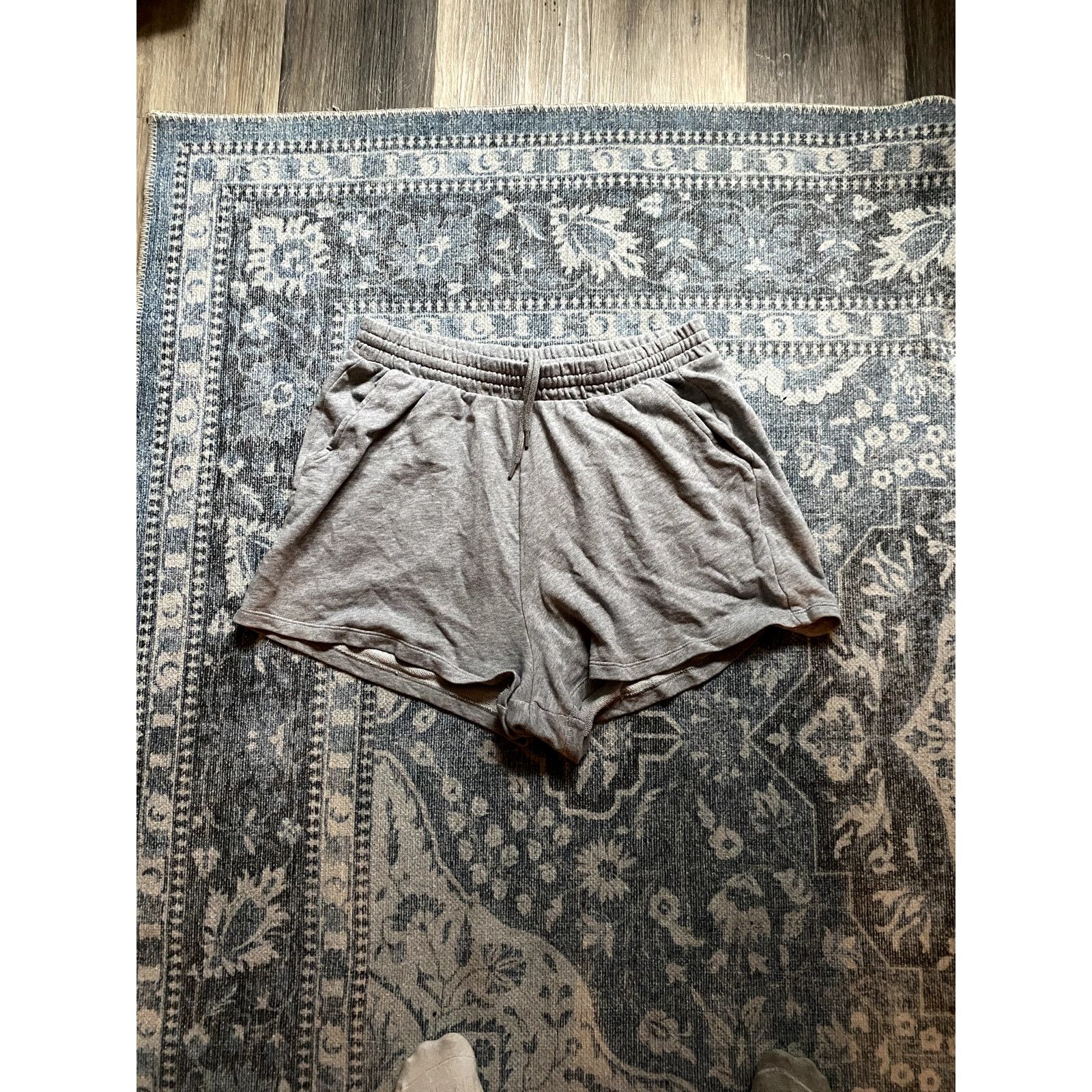 Old Navy Old Navy Terry Cotton Cozy Gray Sweatshorts Large Lounge Size 31" - 2 Thumbnail