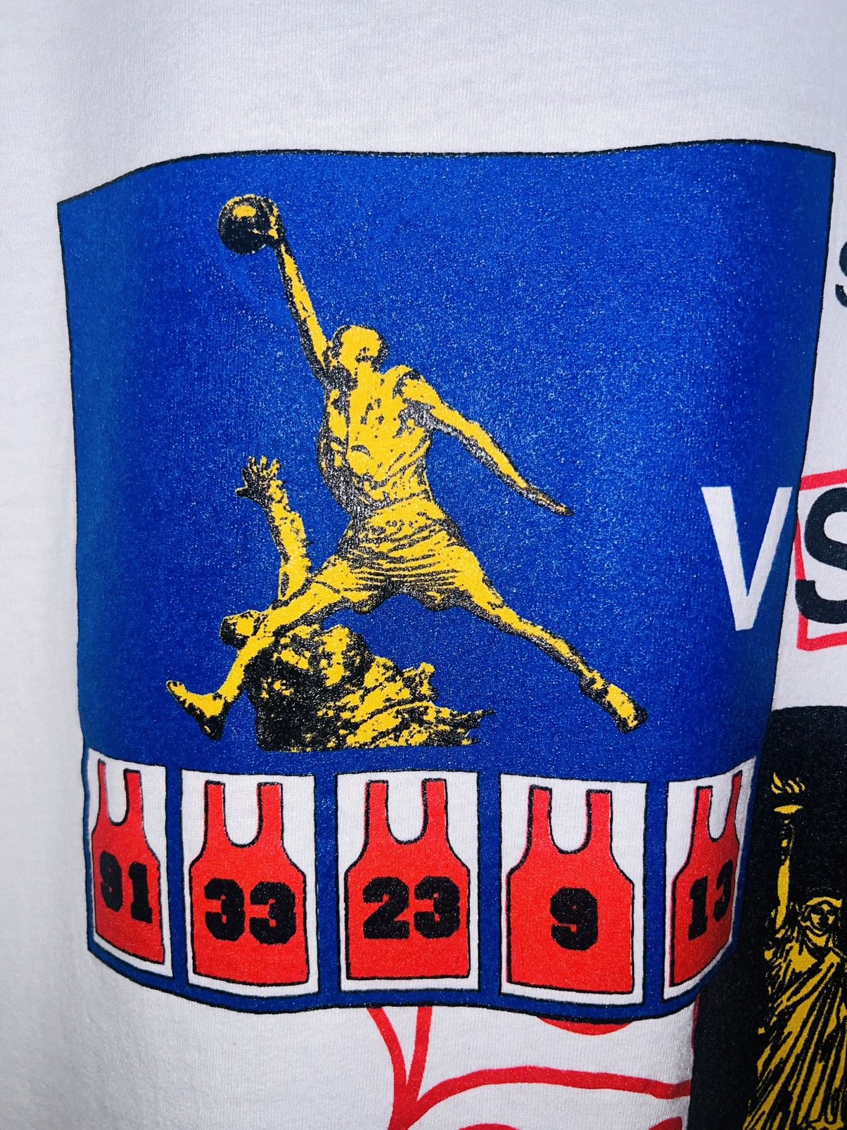 Fruit Of The Loom VTG Air Jordan 90s AOP ‘Statue vs Statue’ Single Stitch Size US XXL / EU 58 / 5 - 8 Thumbnail