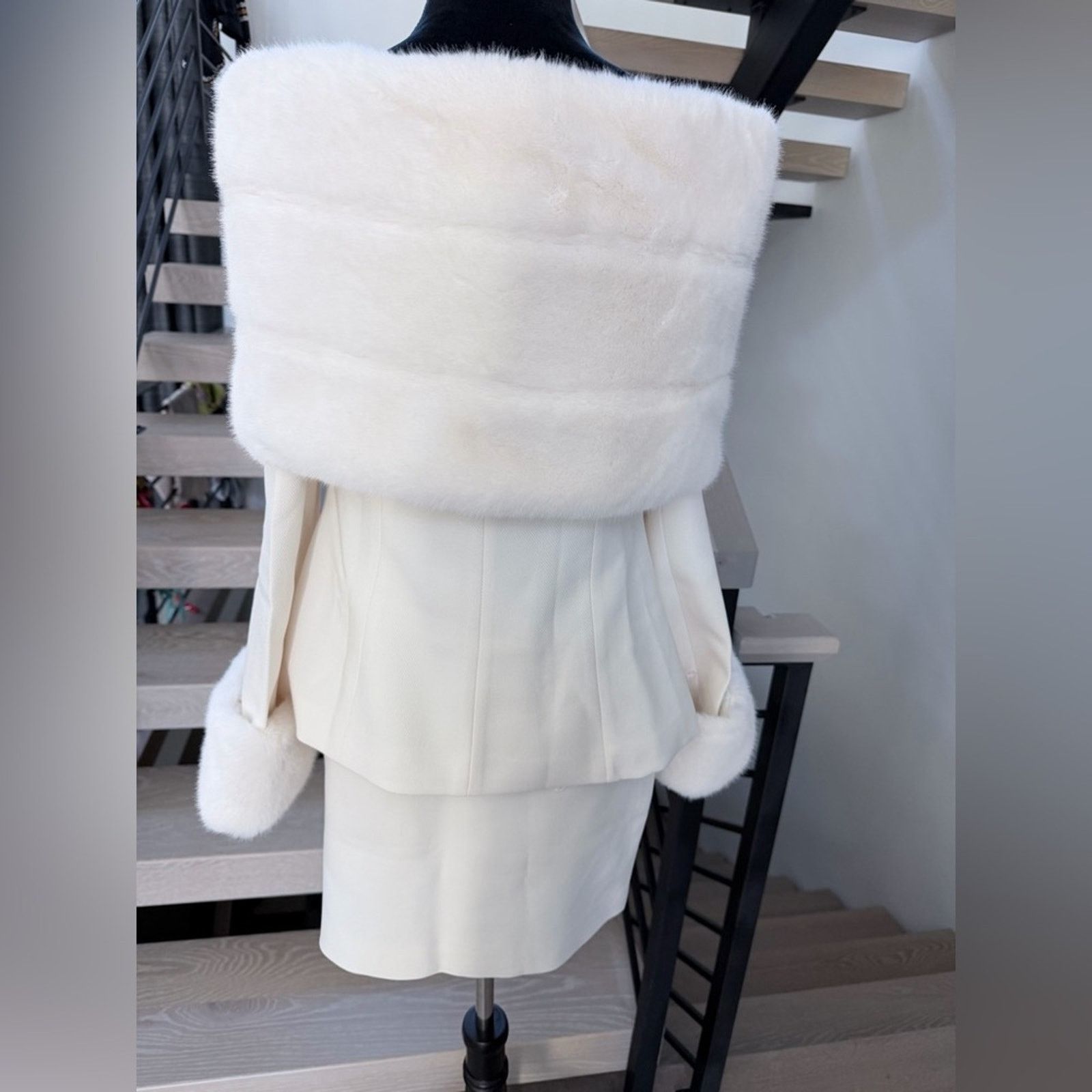 Other Old Money Jessica Bara White Faux Fur Jacket & Skirt size S Size XS / US 0-2 / IT 36-38 - 10 Thumbnail
