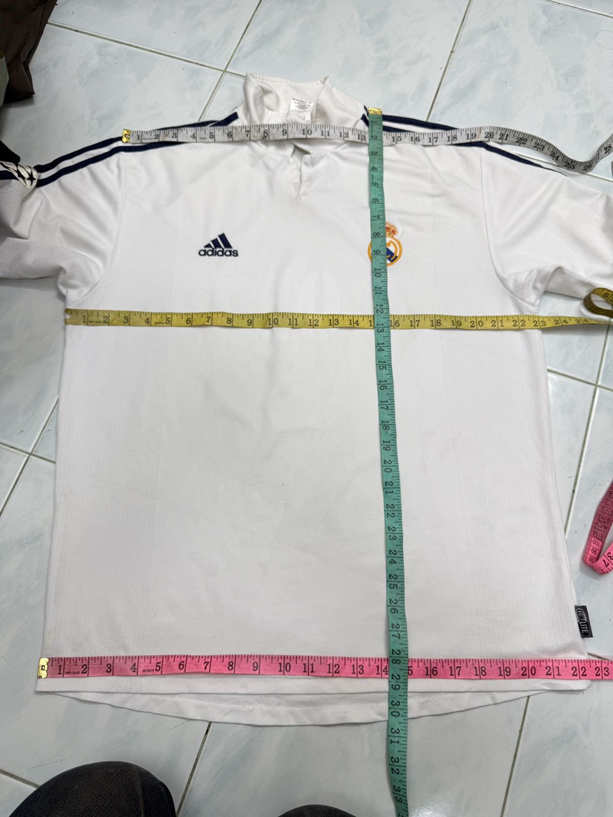 Vintage 🔥🔥🔥ARCHIVE VINTAGE ADIDAS REAL MADRID JERSEY Size US M / EU 48-50 / 2 - 24 Thumbnail